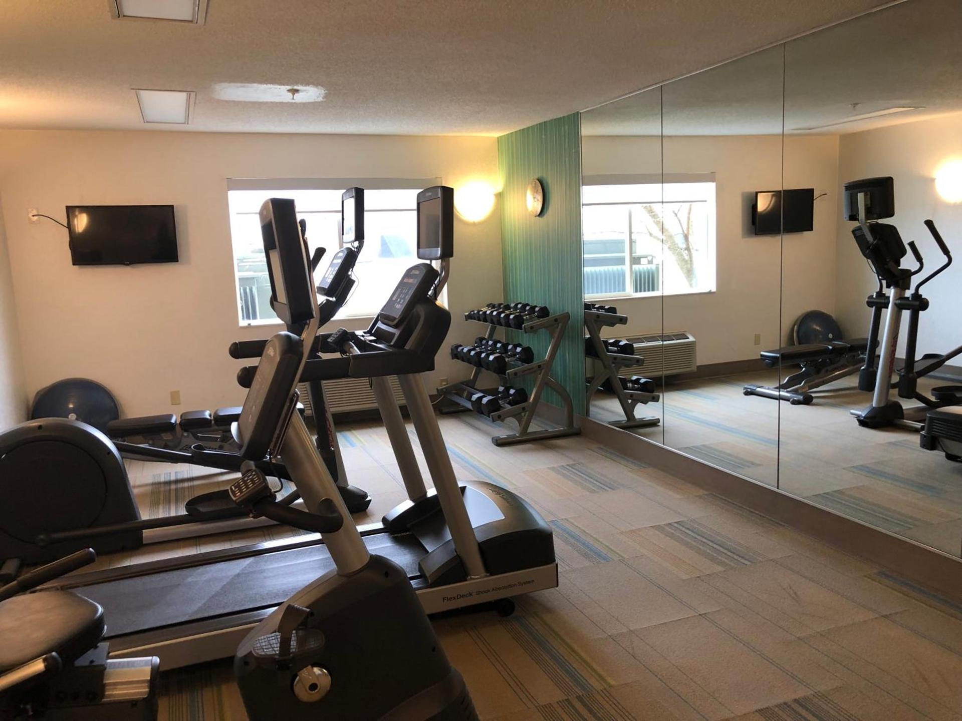 Holiday Inn Express Mt. Vernon by IHG photo 19