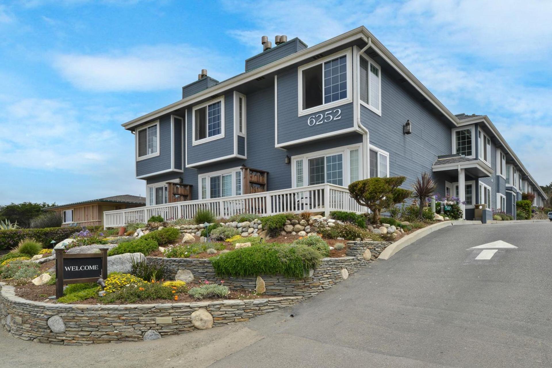 Sand Pebbles Inn photo 35