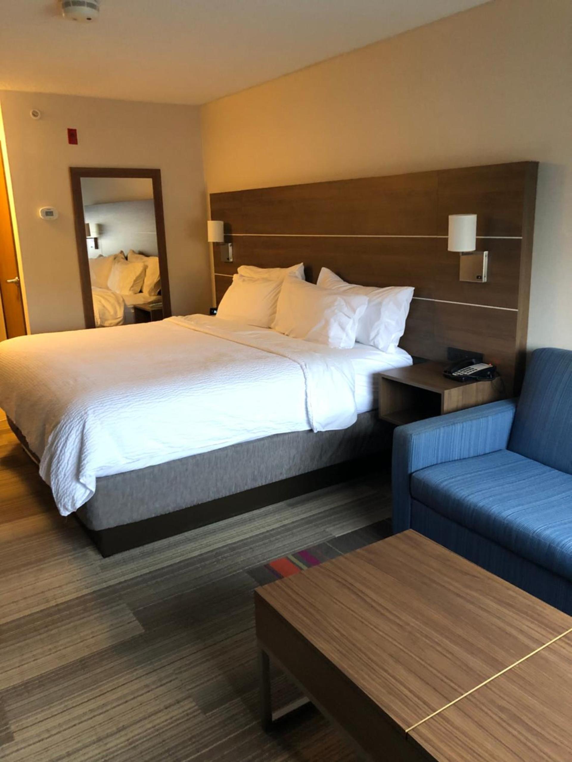 Holiday Inn Express Mt. Vernon by IHG photo 18