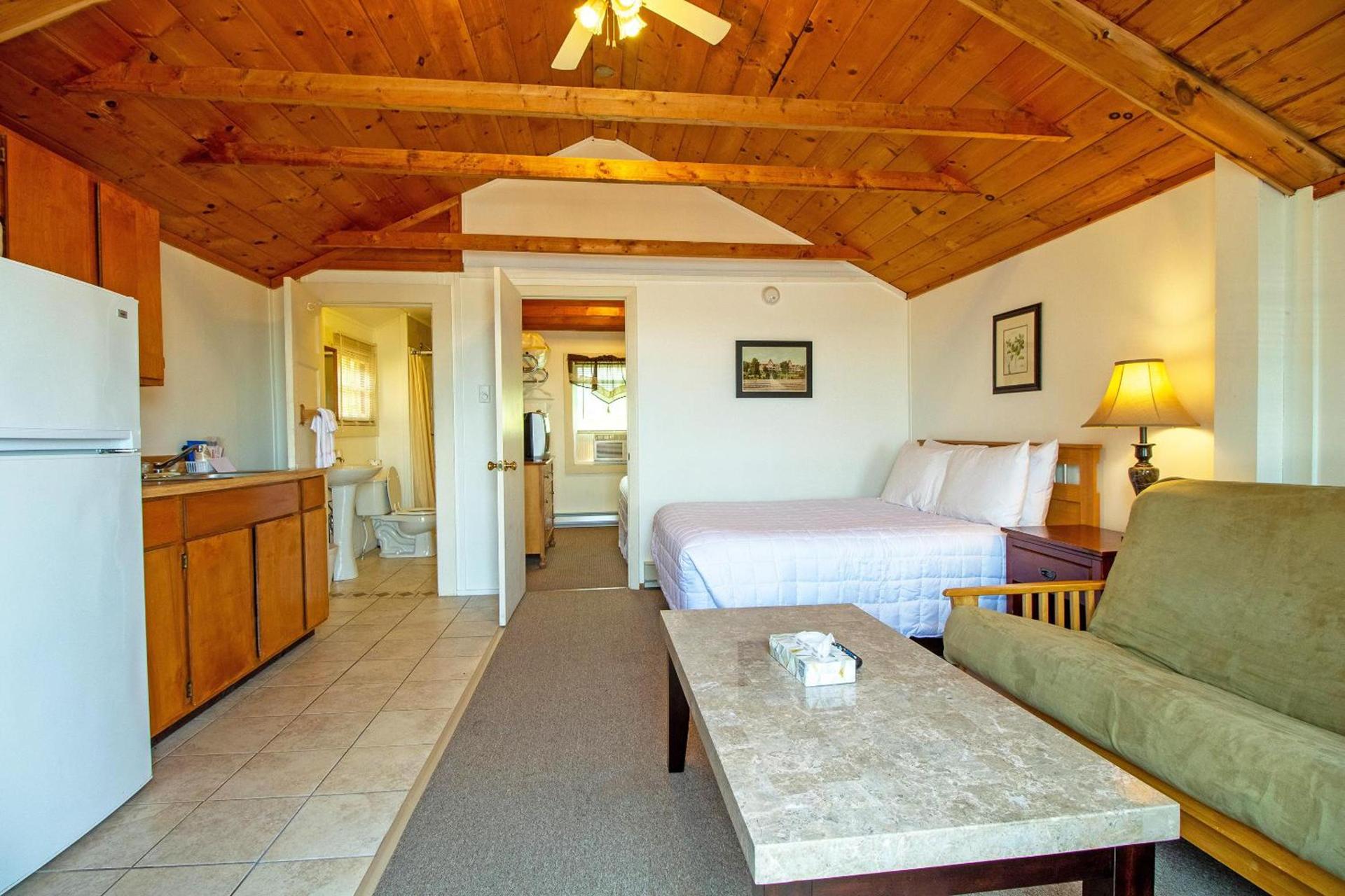 Half Moon Motel & Cottages photo 36