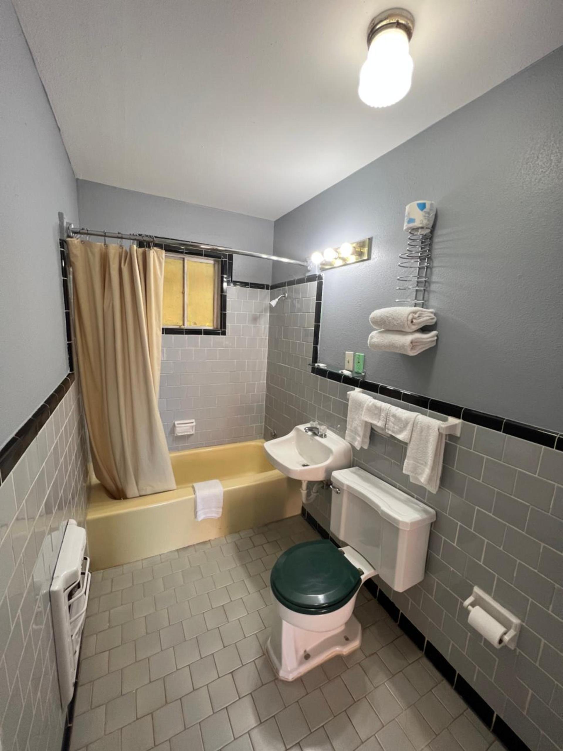 Western Motel photo 24