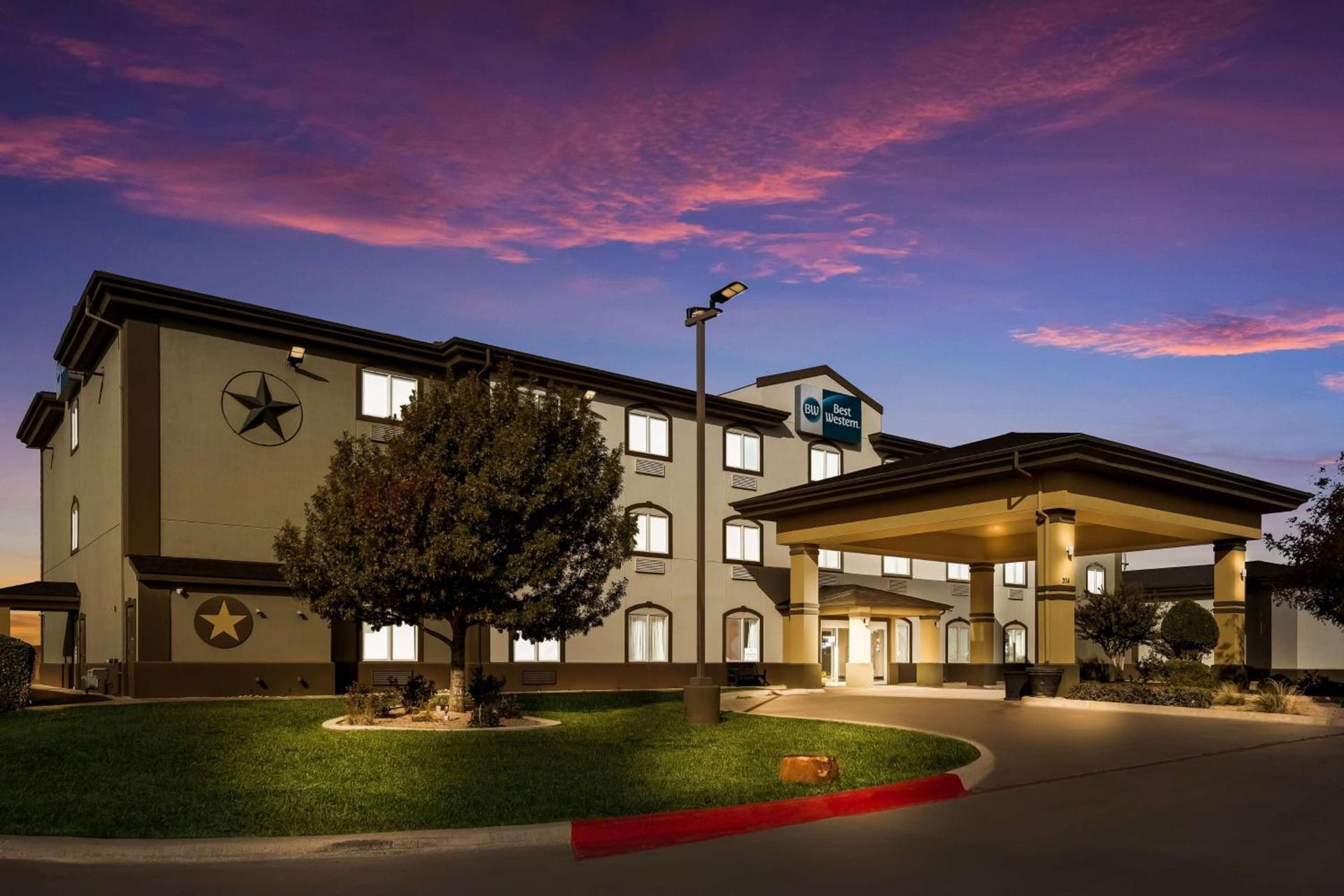 Best Western South Plains Inn & Suites photo 18