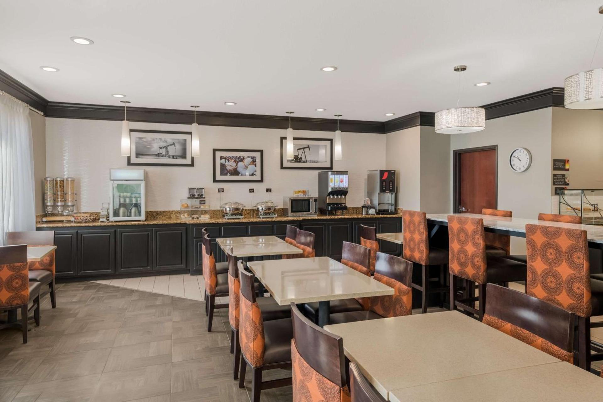 Best Western South Plains Inn & Suites photo 39