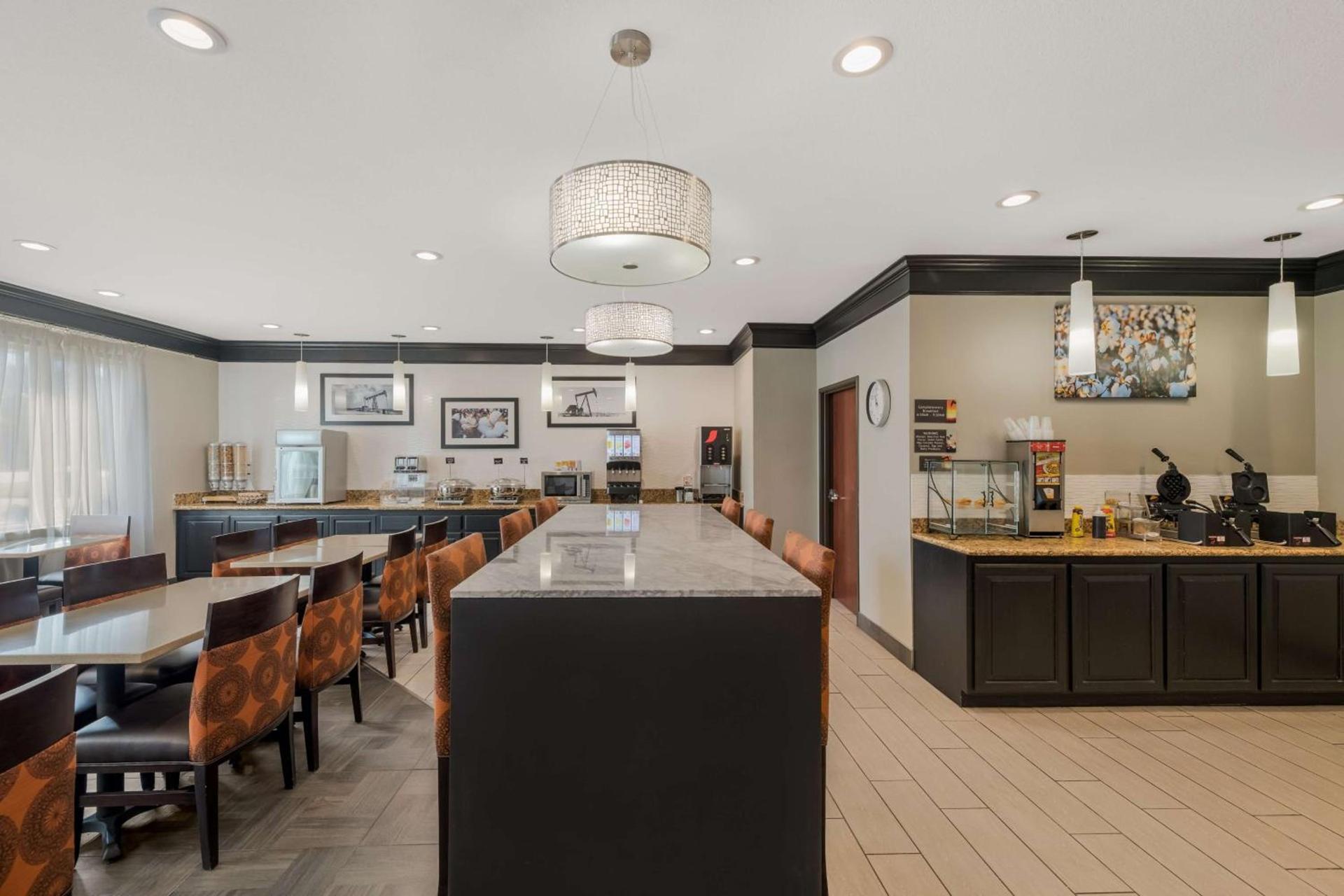 Best Western South Plains Inn & Suites photo 36