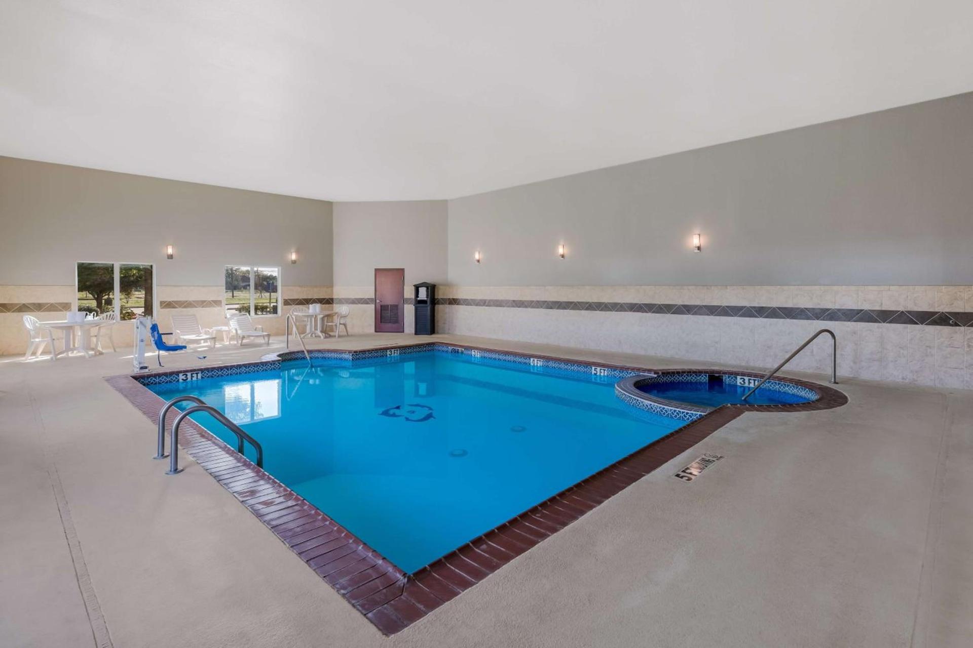 Best Western South Plains Inn & Suites photo 33