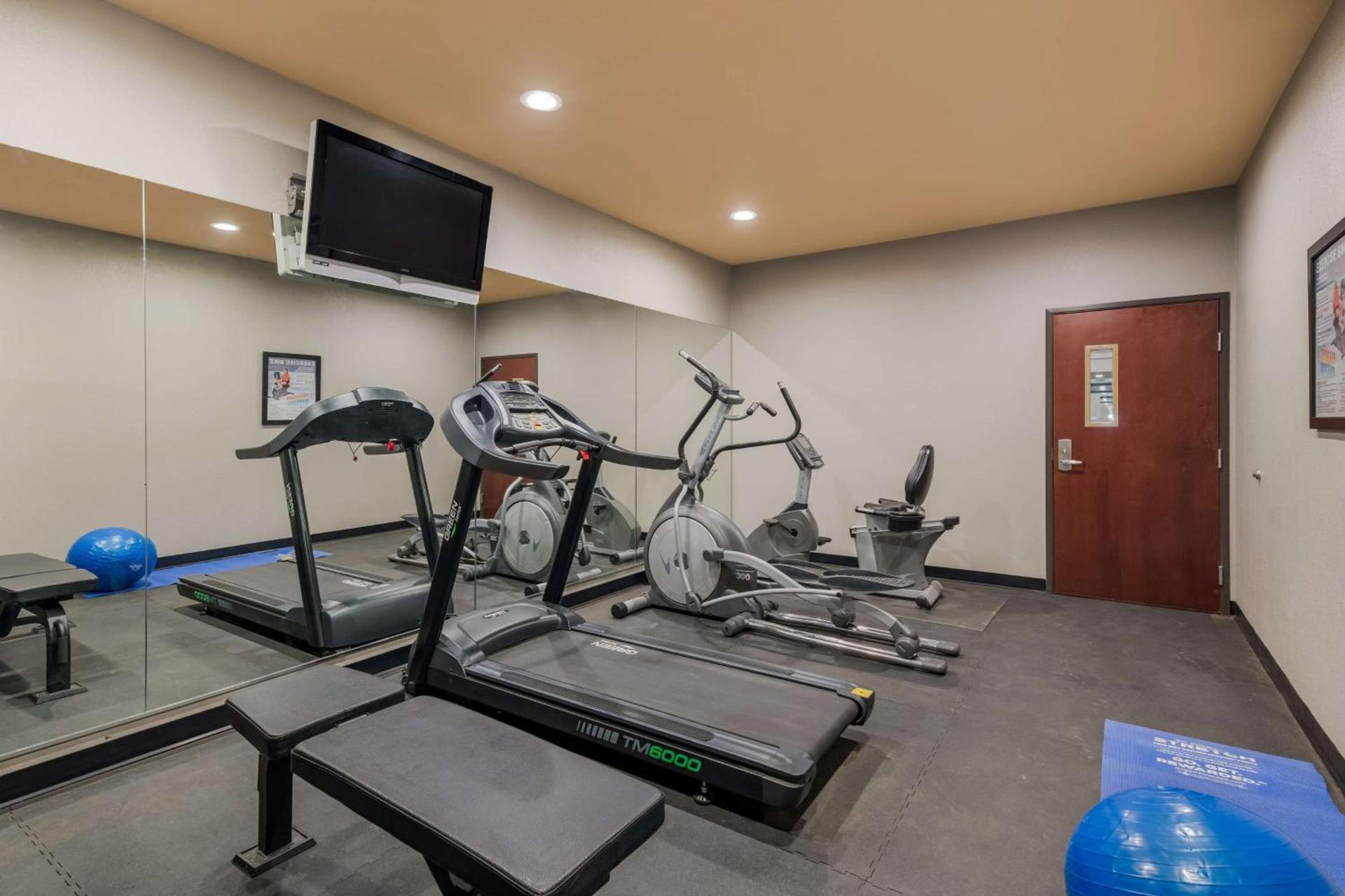 Best Western South Plains Inn & Suites photo 34