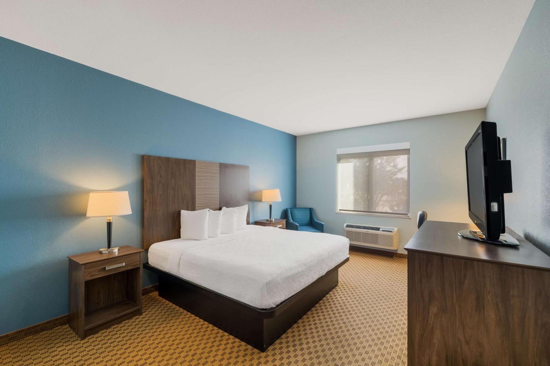 Best Western South Plains Inn & Suites photo 37