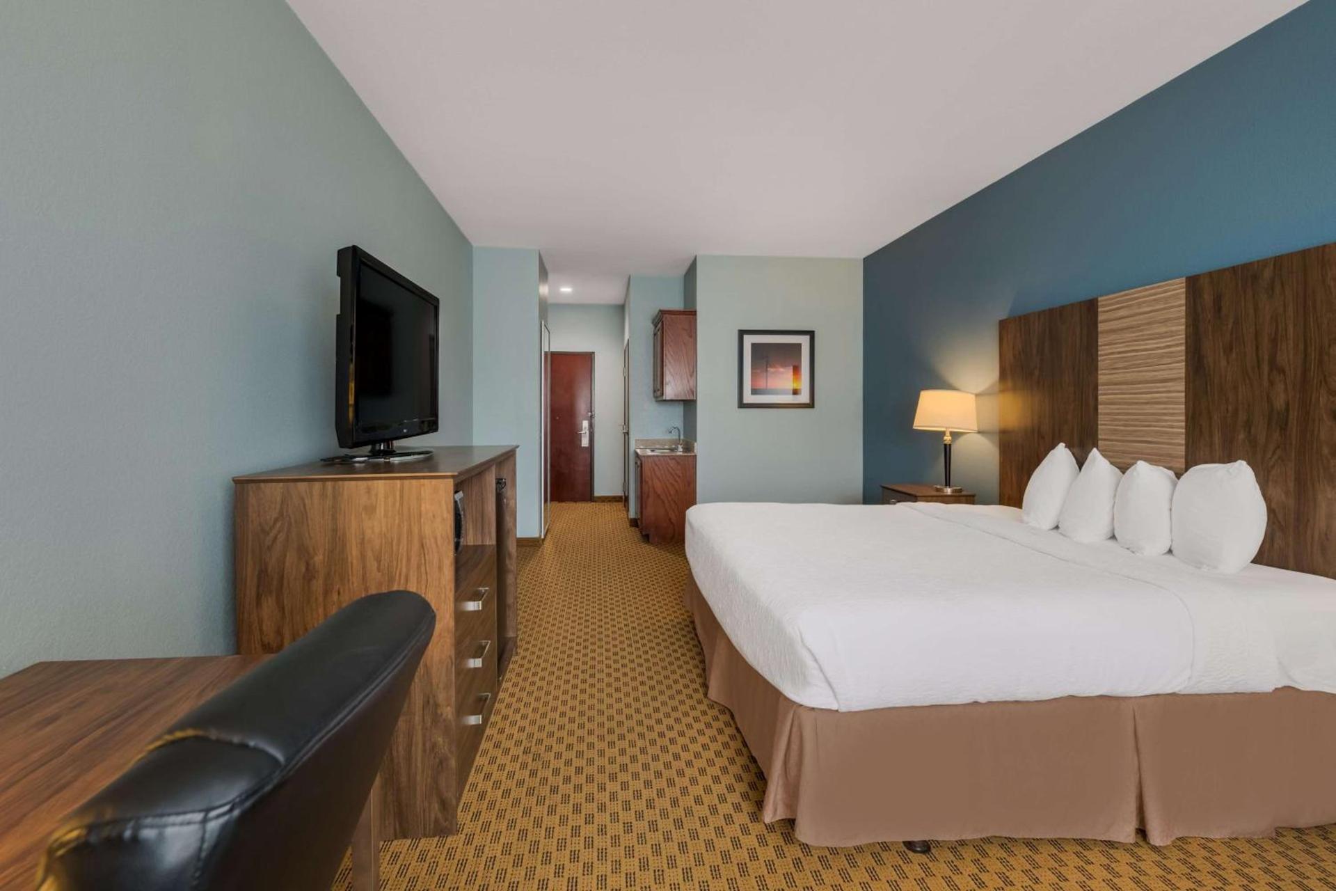 Best Western South Plains Inn & Suites photo 26