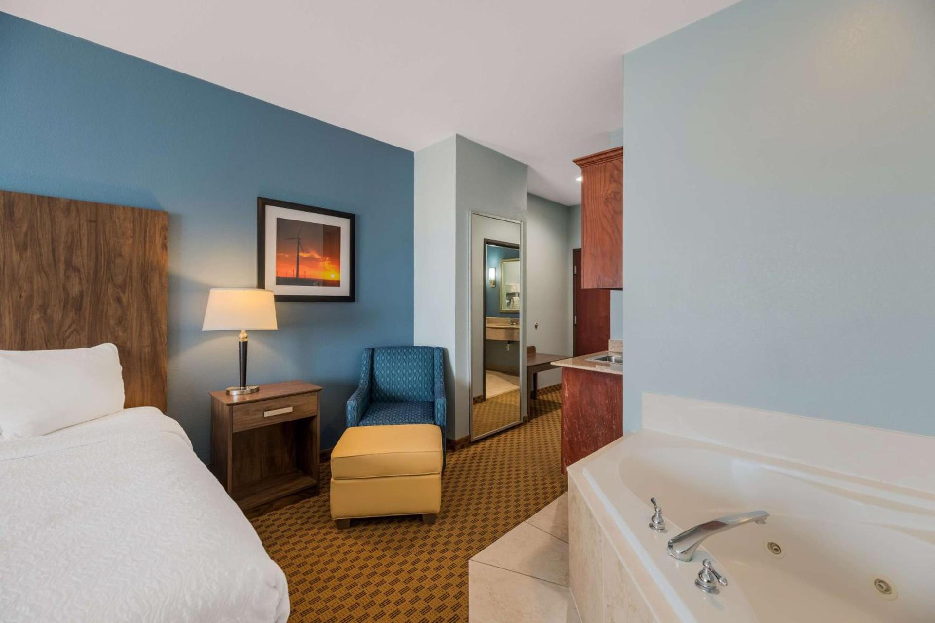Best Western South Plains Inn & Suites photo 11