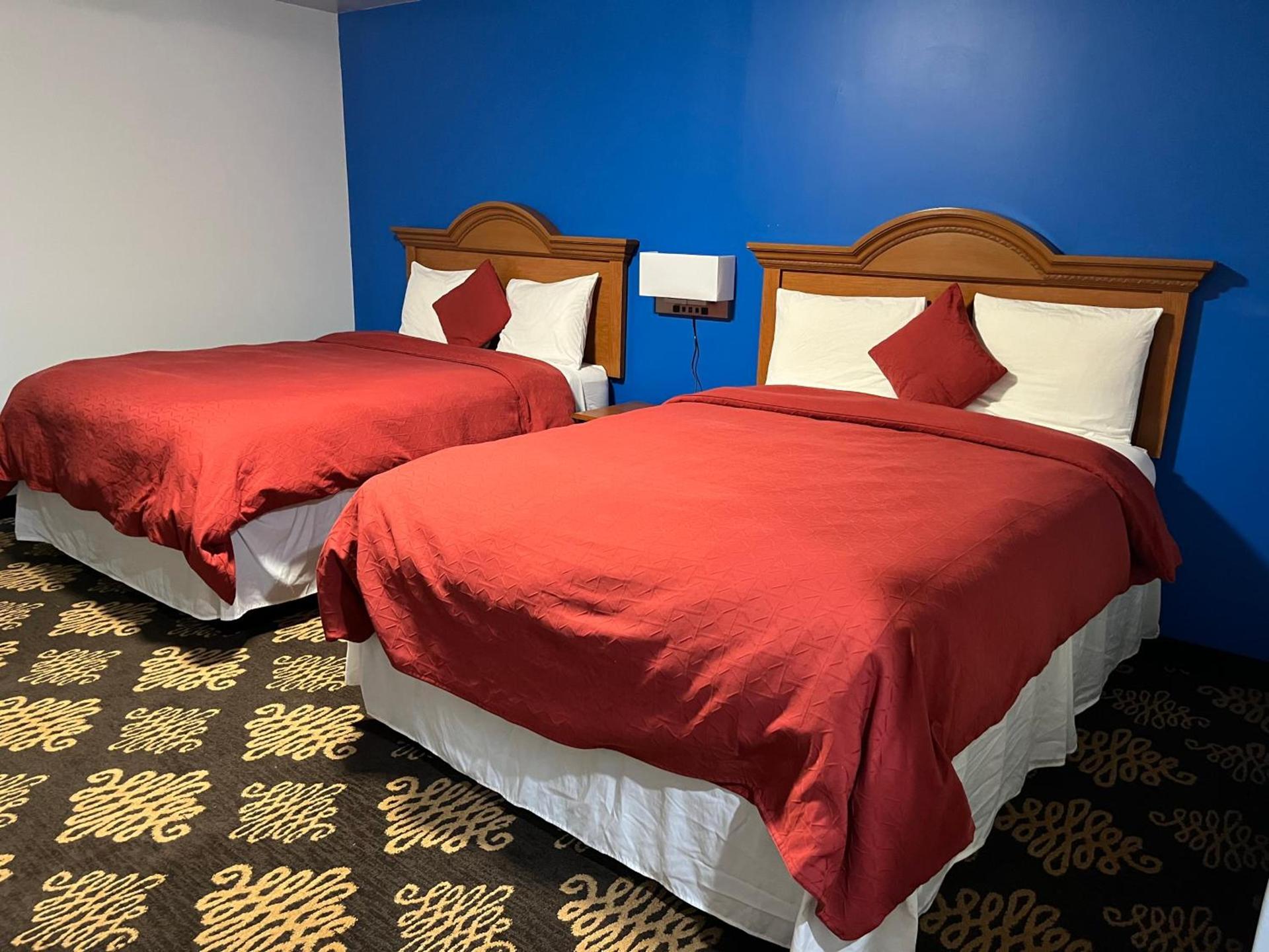 Midway Motel photo 9