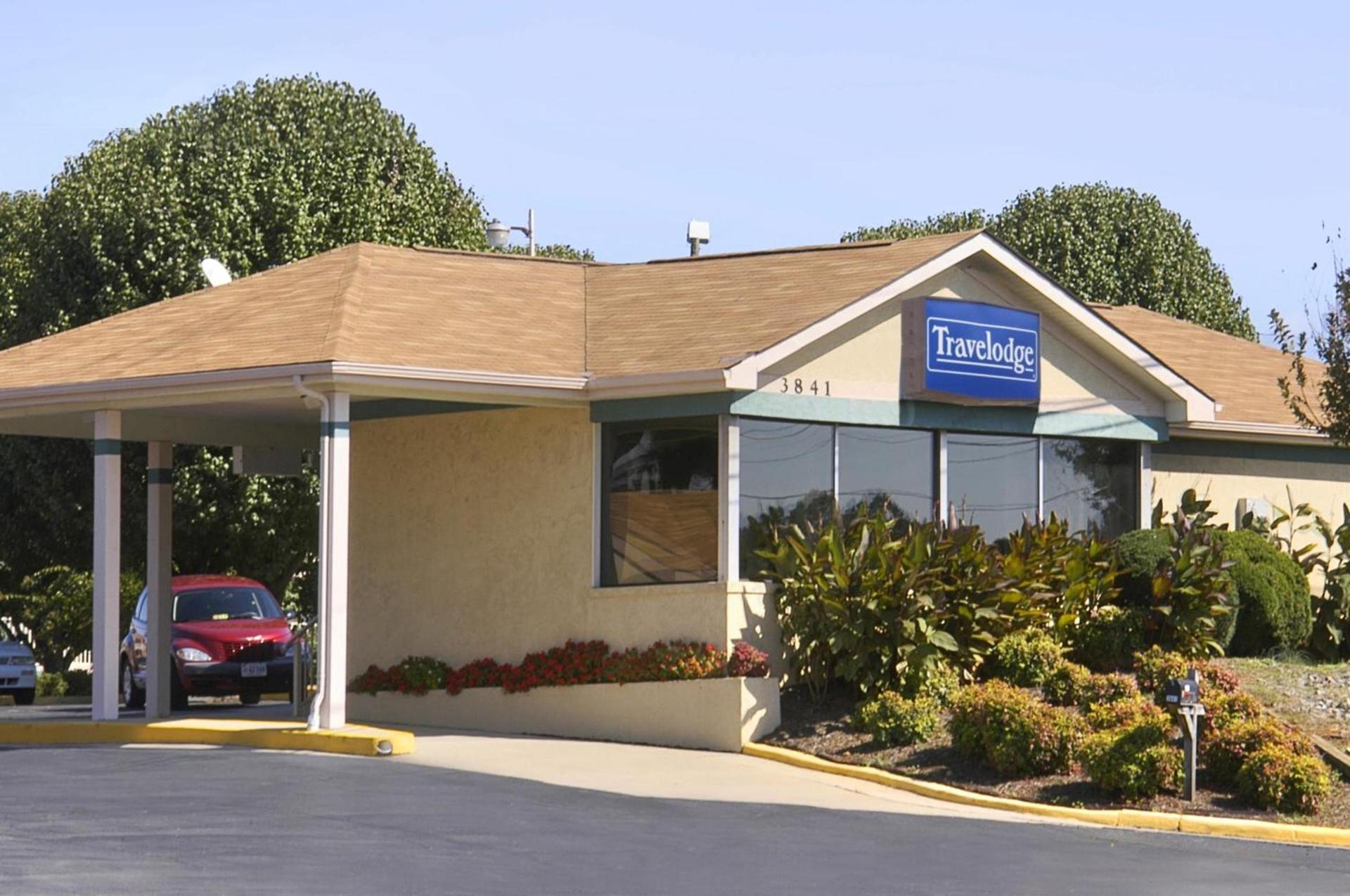 Travelodge by Wyndham Ridgeway Martinsville Area photo 13