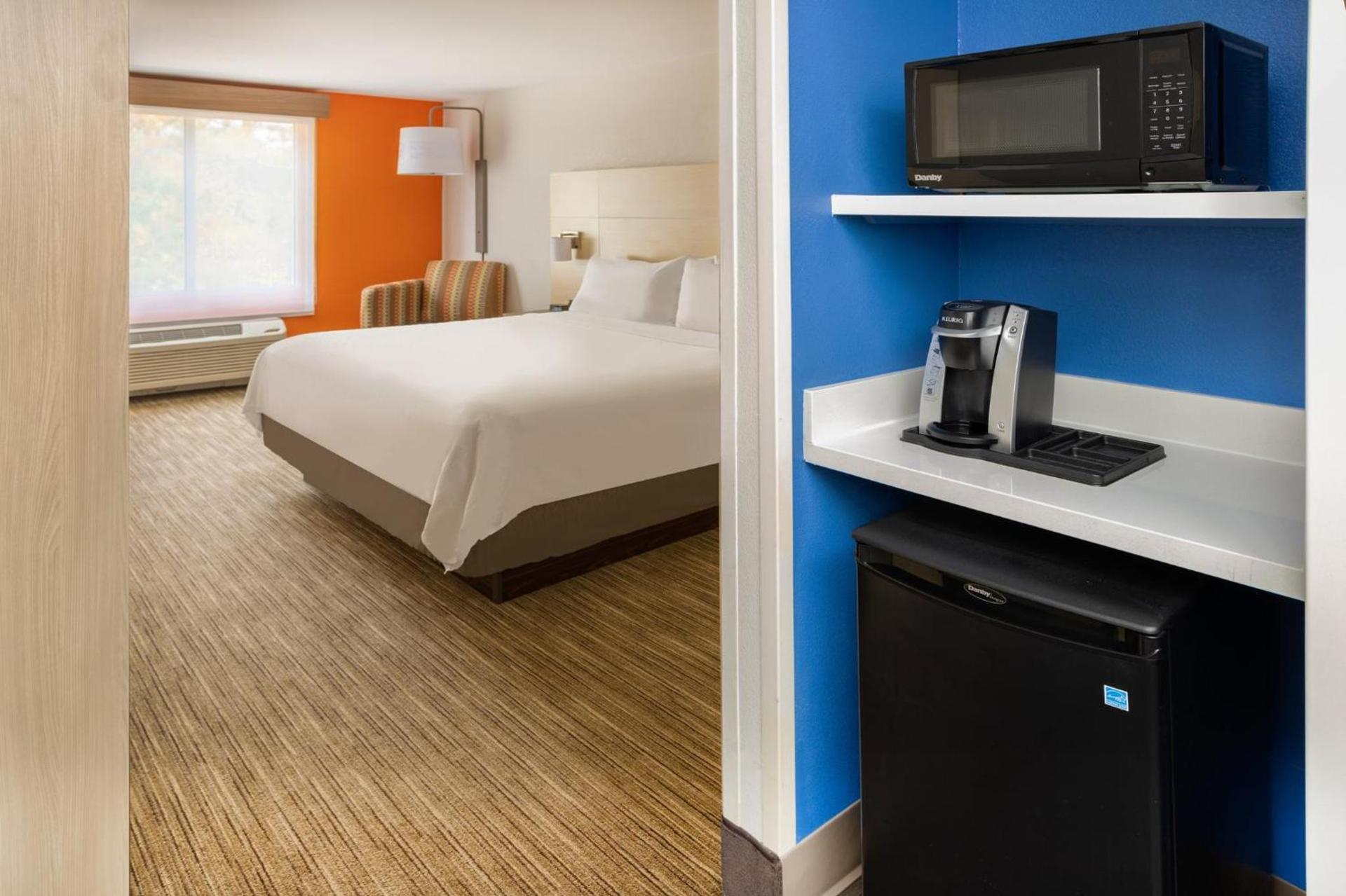 Holiday Inn Express Hotel & Suites Salisbury - Delmar by IHG photo 53