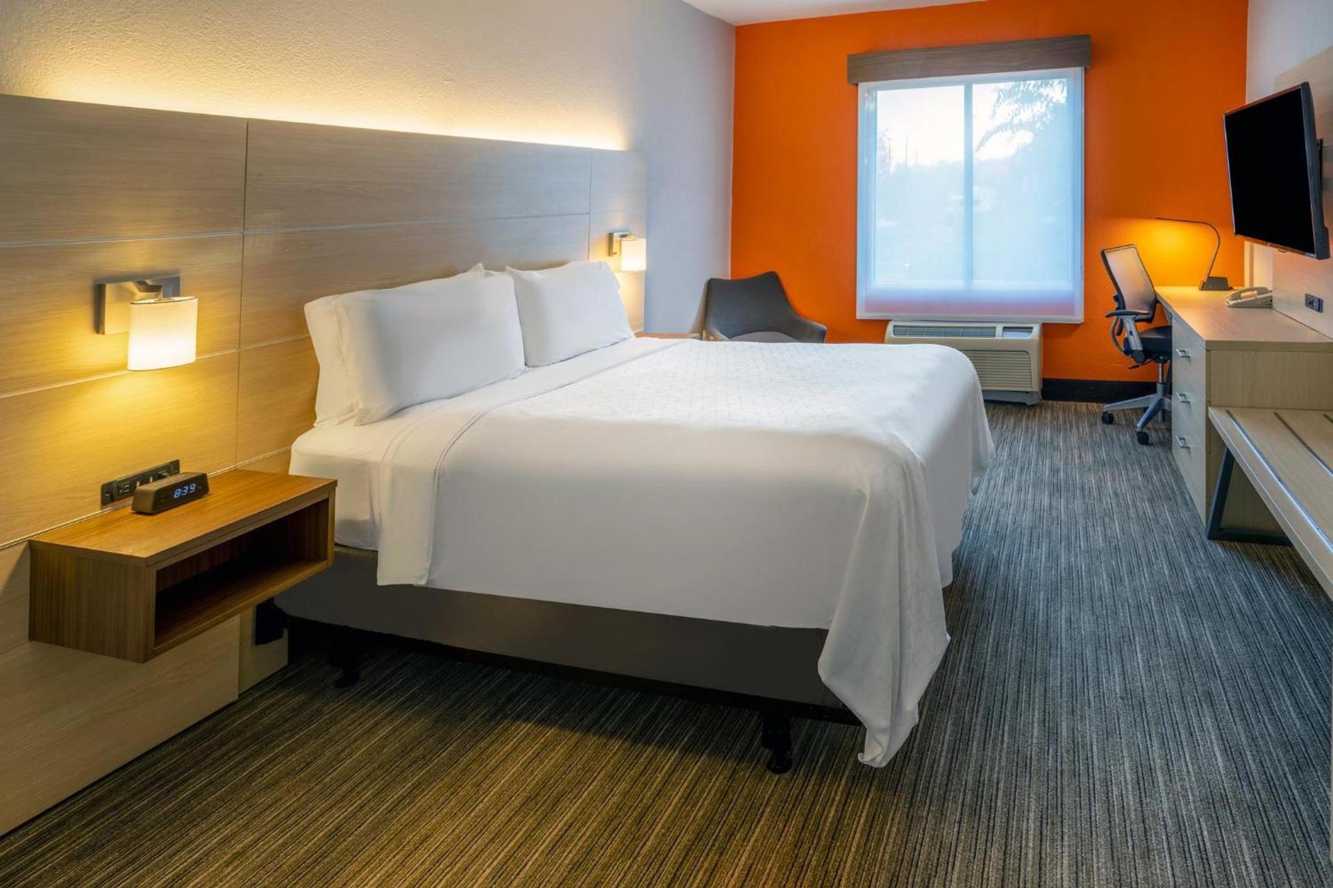 Holiday Inn Express Hotel & Suites Salisbury - Delmar by IHG photo 52
