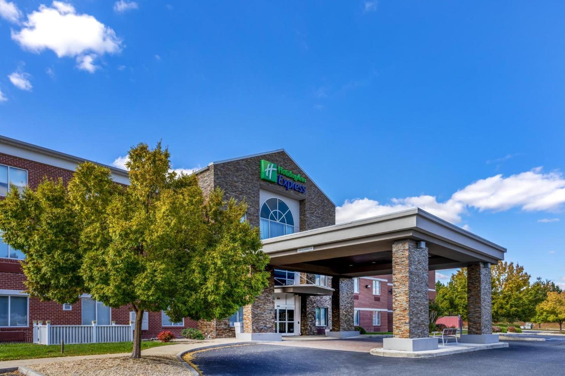 Holiday Inn Express Hotel & Suites Salisbury - Delmar by IHG photo 1
