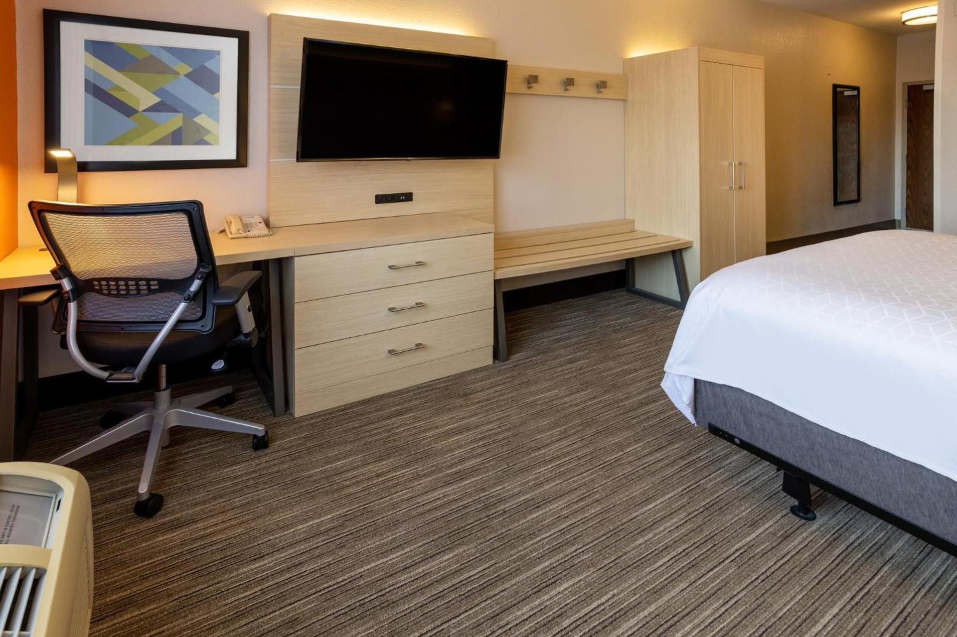 Holiday Inn Express Hotel & Suites Salisbury - Delmar by IHG photo 48
