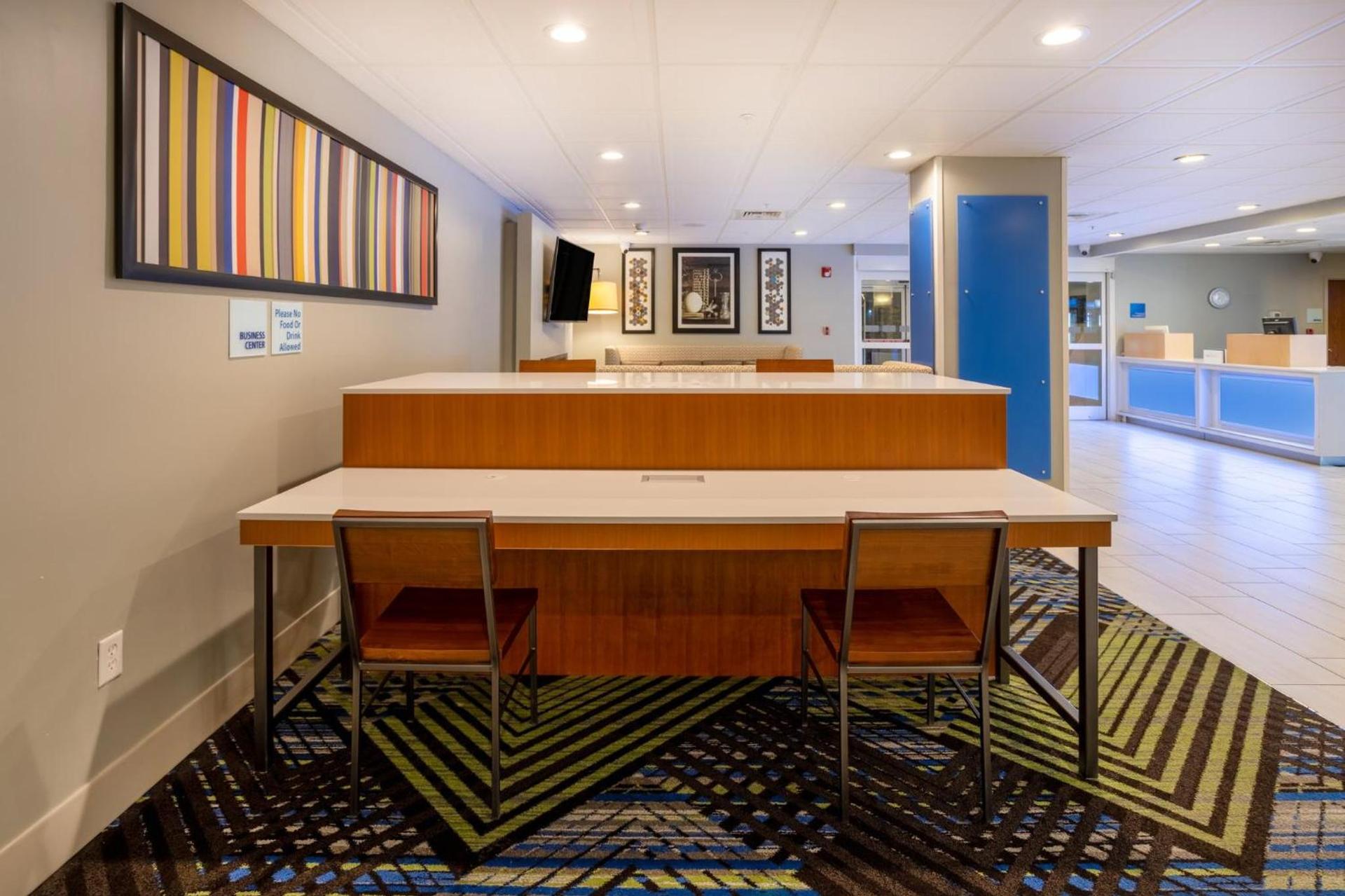 Holiday Inn Express Hotel & Suites Salisbury - Delmar by IHG photo 27