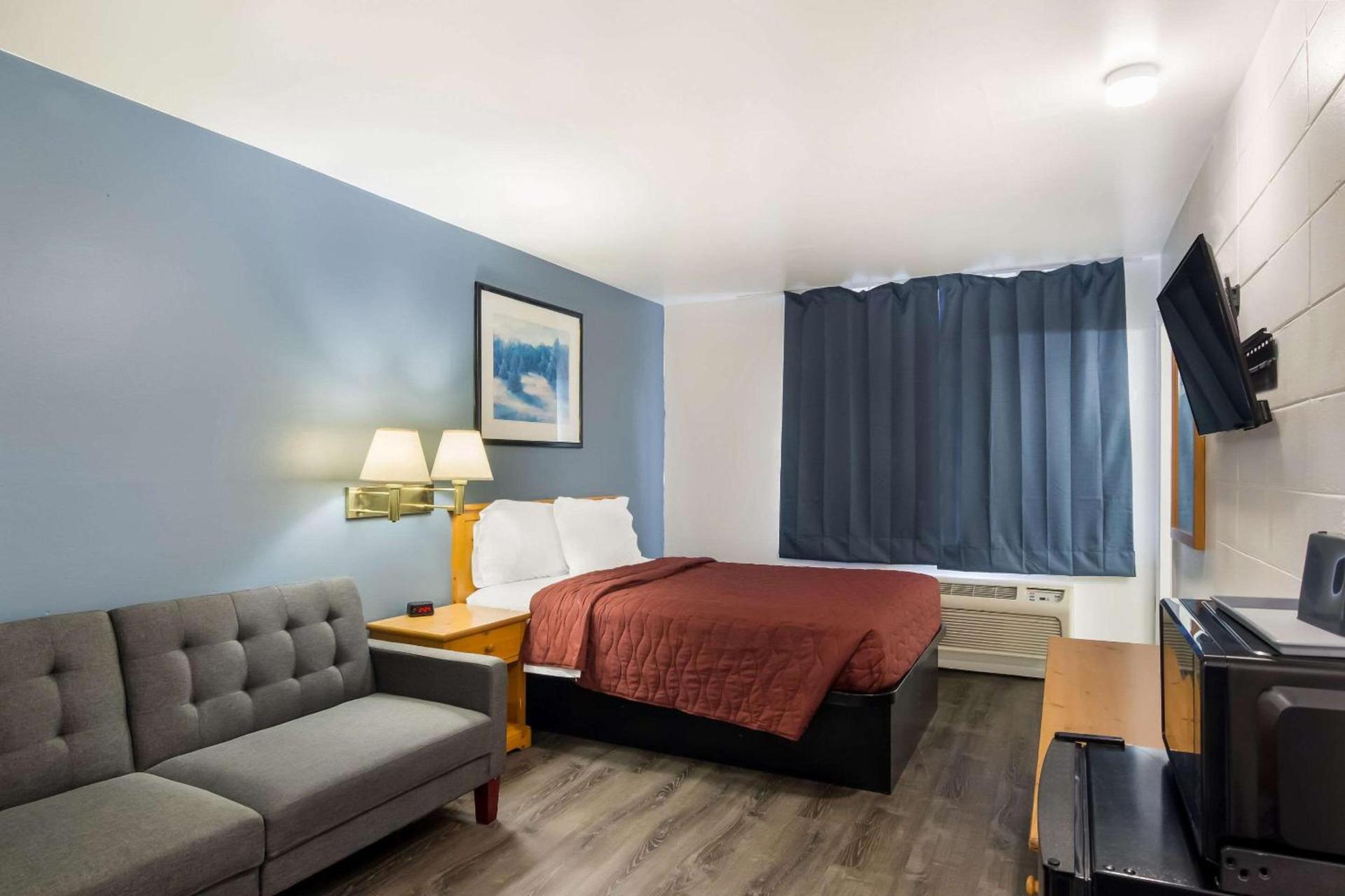 Rodeway Inn & Suites Sidney Historic Downtown I-80 photo 31