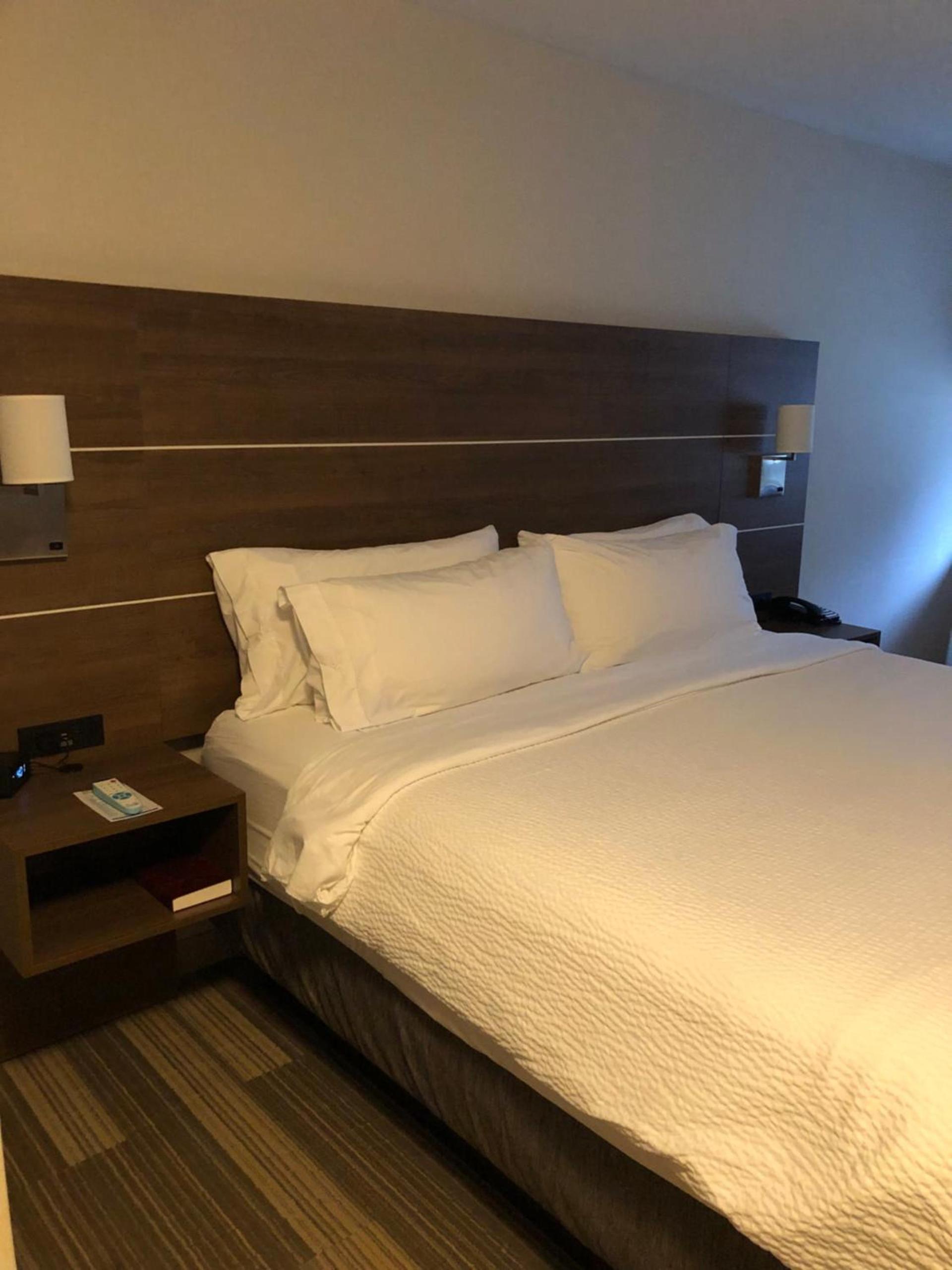 Holiday Inn Express Mt. Vernon by IHG photo 65