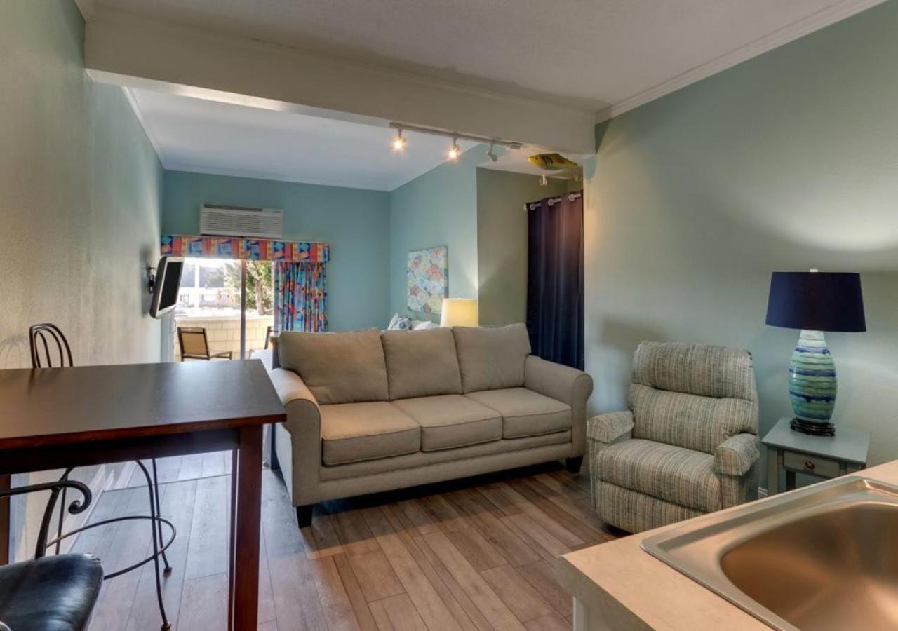 Palm Suites Trademark Collection by Wyndham photo 26