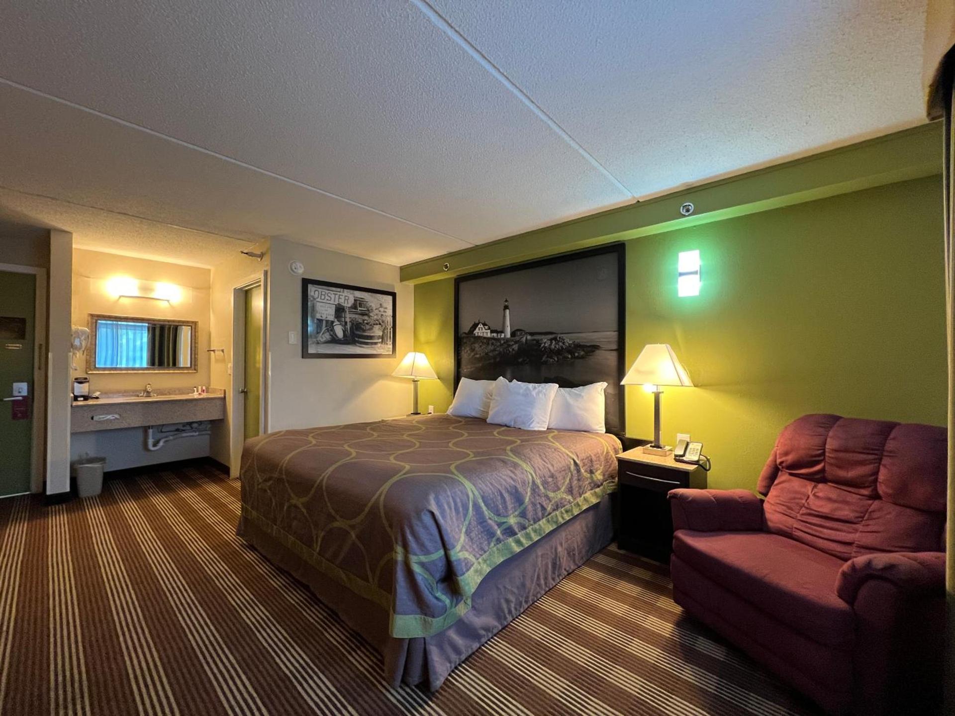 Super 8 by Wyndham Bangor photo 38