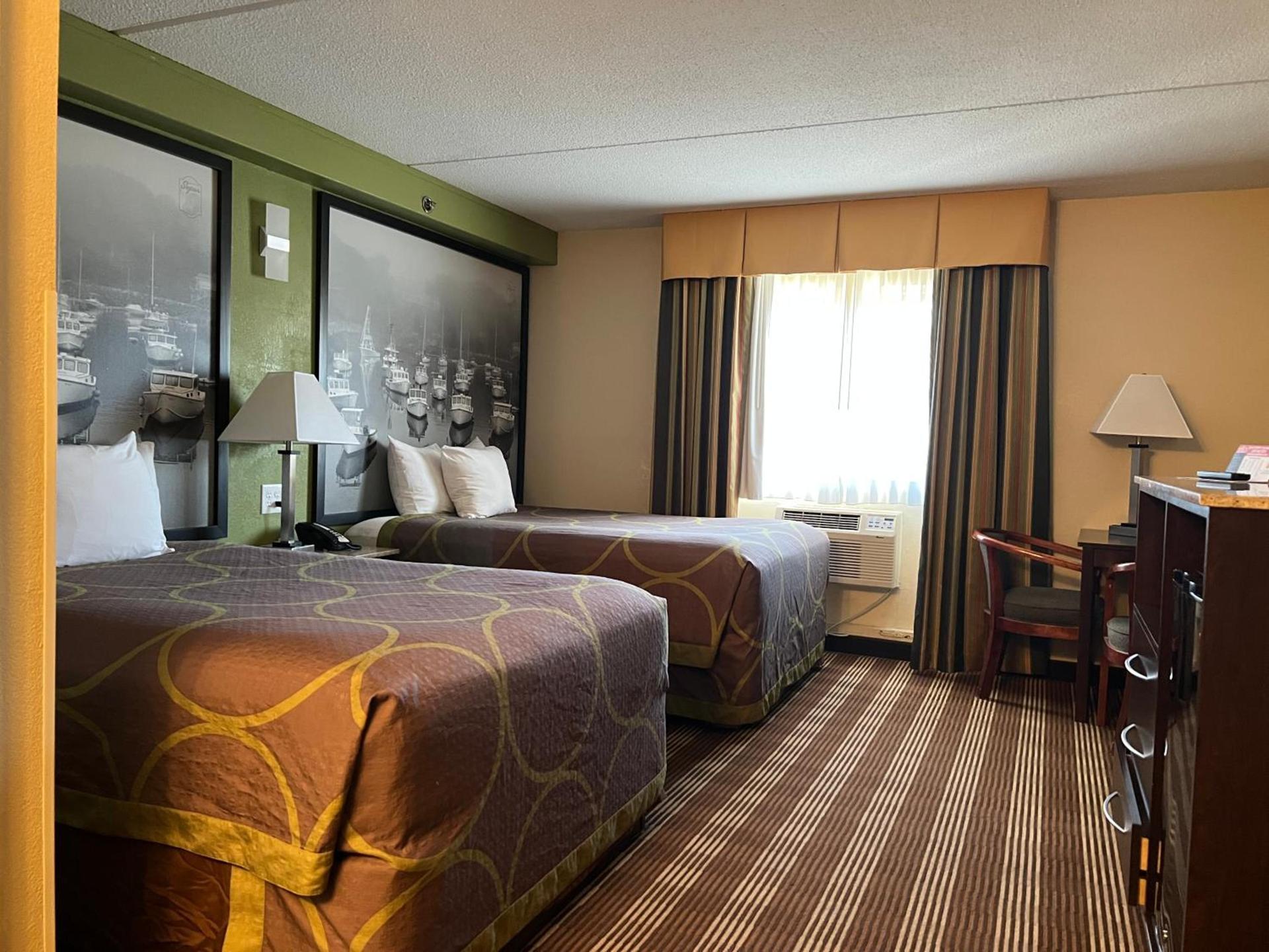 Super 8 by Wyndham Bangor photo 47
