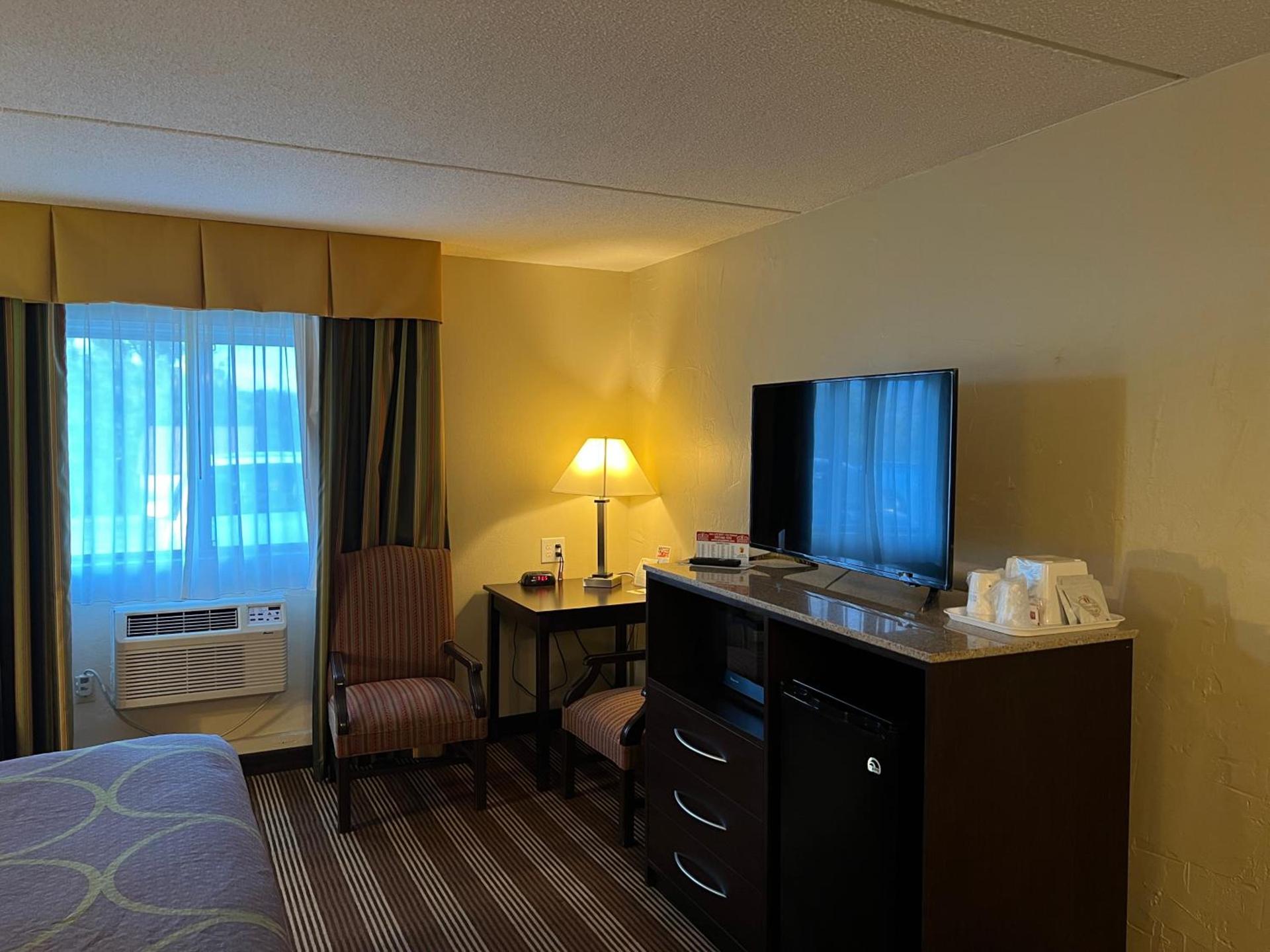 Super 8 by Wyndham Bangor photo 24