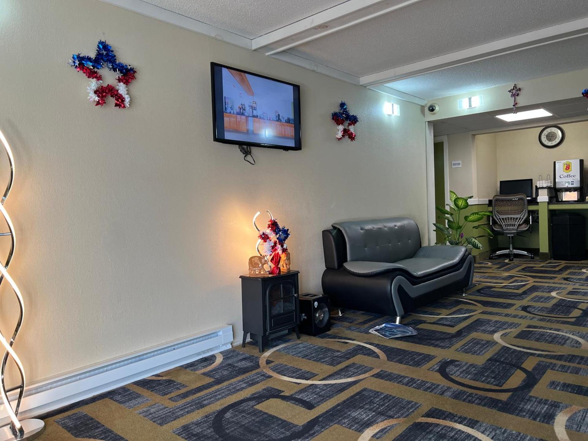 Super 8 by Wyndham Bangor photo 29