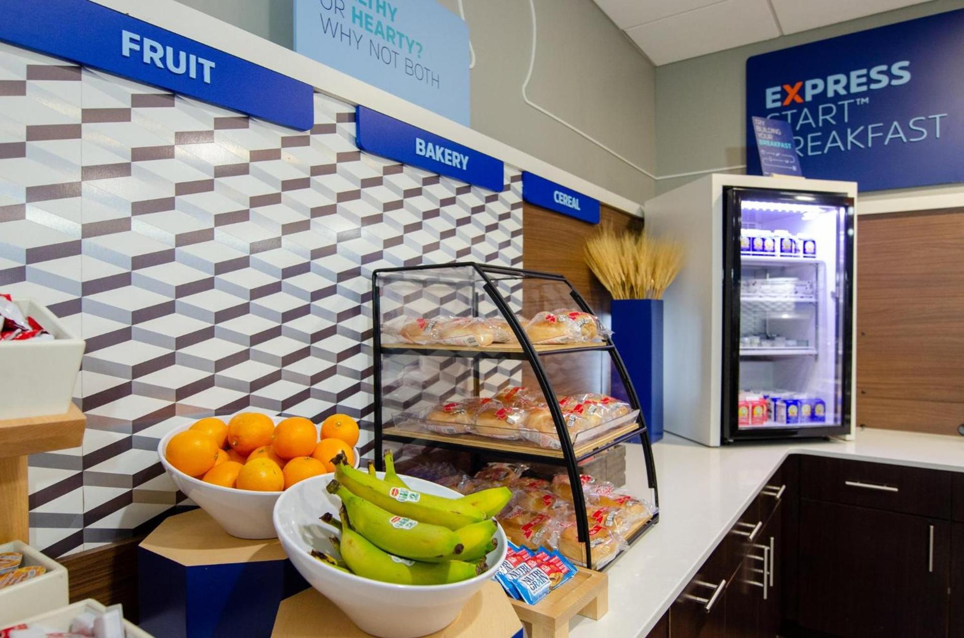 Holiday Inn Express Hotel & Suites Atlanta Airport West - Camp Creek by IHG photo 38