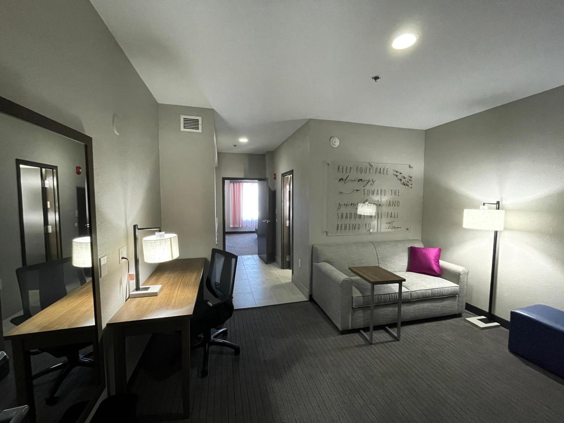 La Quinta Inn & Suites by Wyndham Augusta Fort Eisenhower photo 32