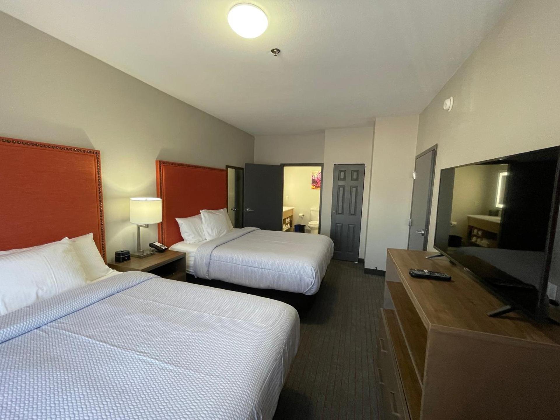 La Quinta Inn & Suites by Wyndham Augusta Fort Eisenhower photo 37