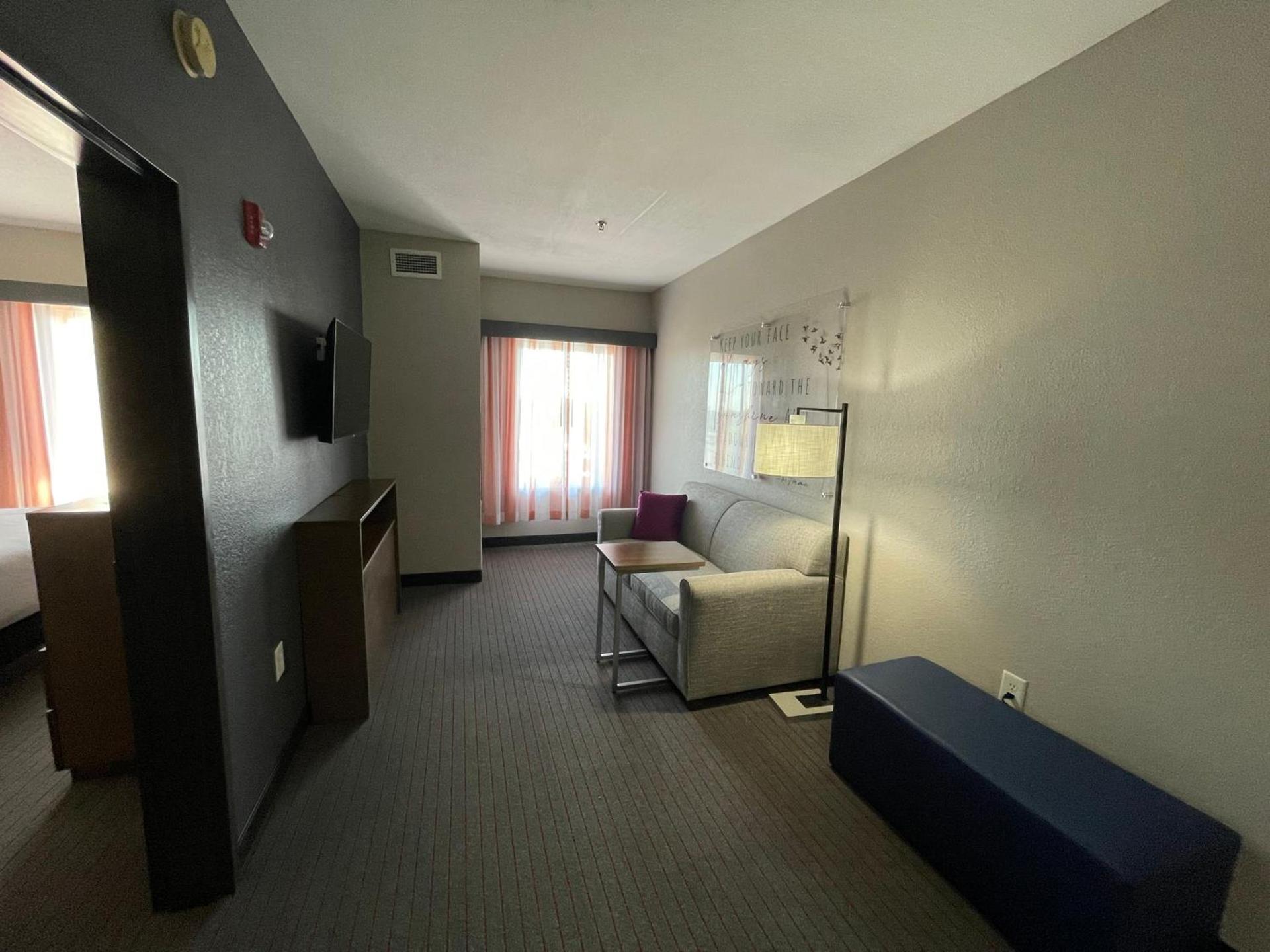 La Quinta Inn & Suites by Wyndham Augusta Fort Eisenhower photo 36