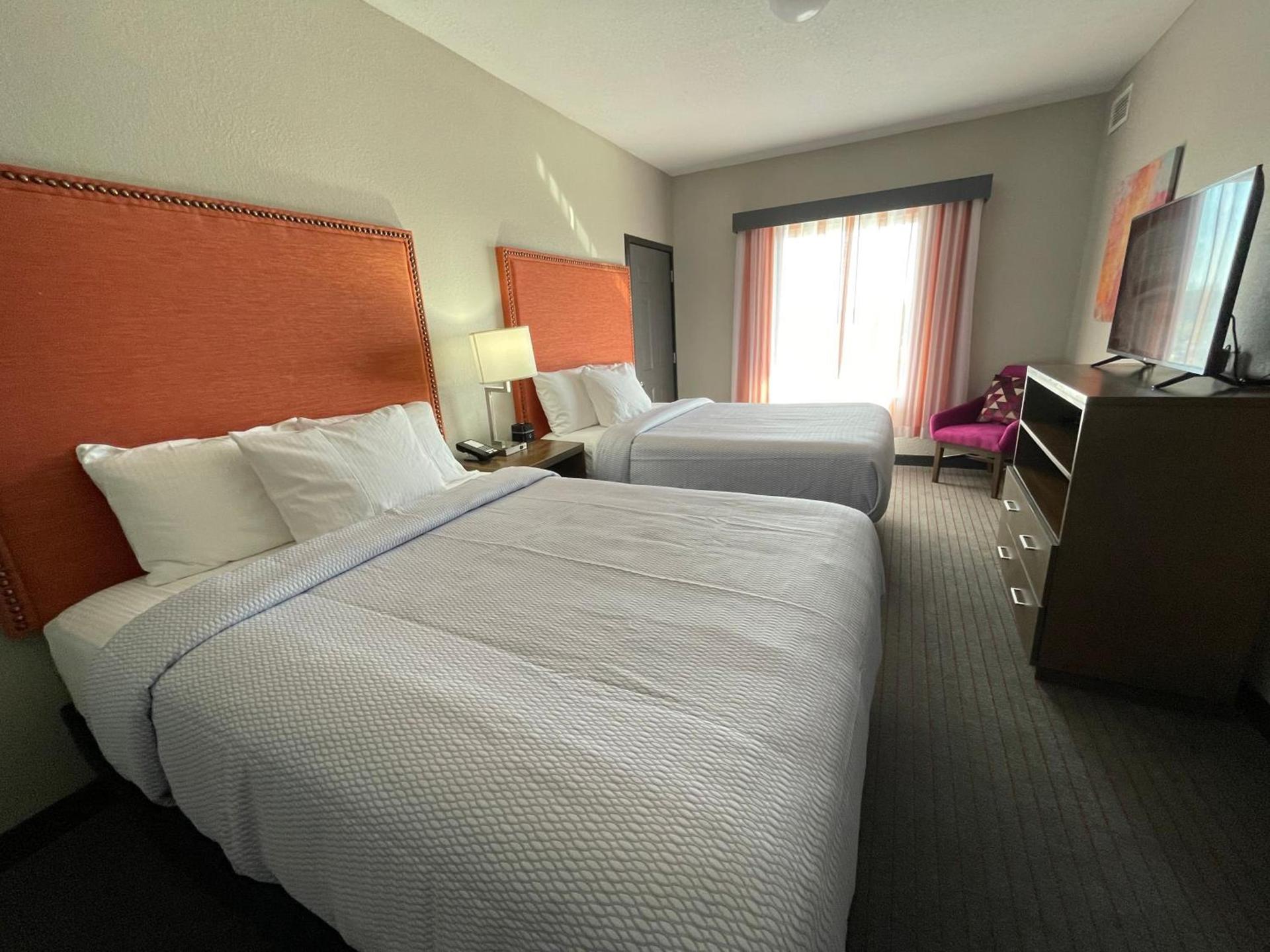 La Quinta Inn & Suites by Wyndham Augusta Fort Eisenhower photo 43