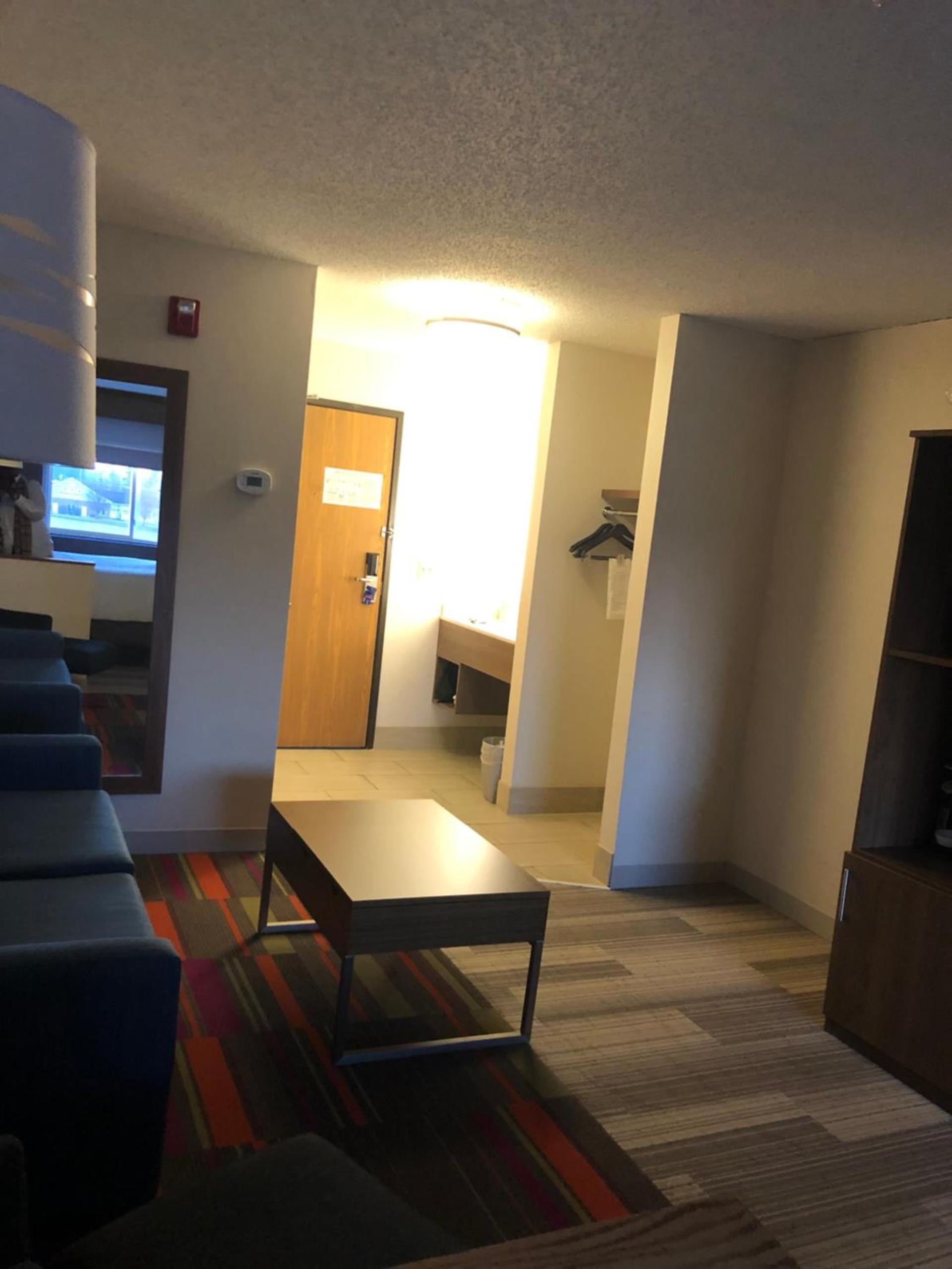 Holiday Inn Express Mt. Vernon by IHG photo 70