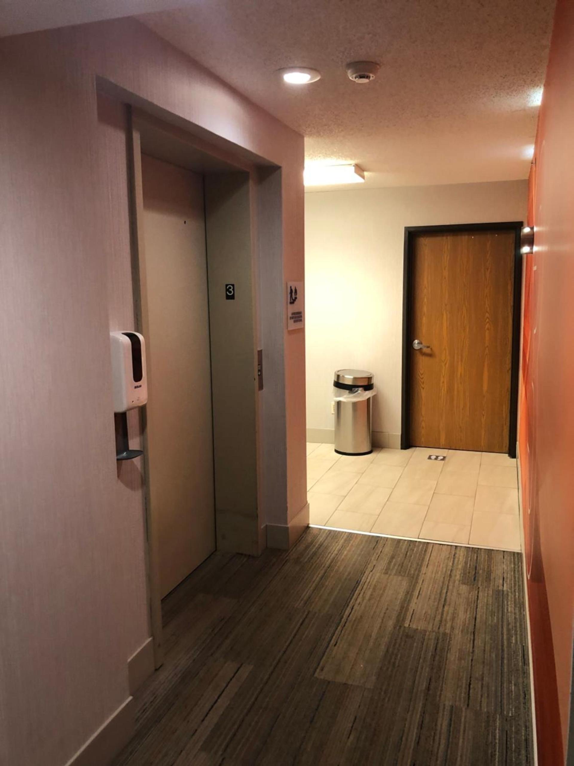 Holiday Inn Express Mt. Vernon by IHG photo 74