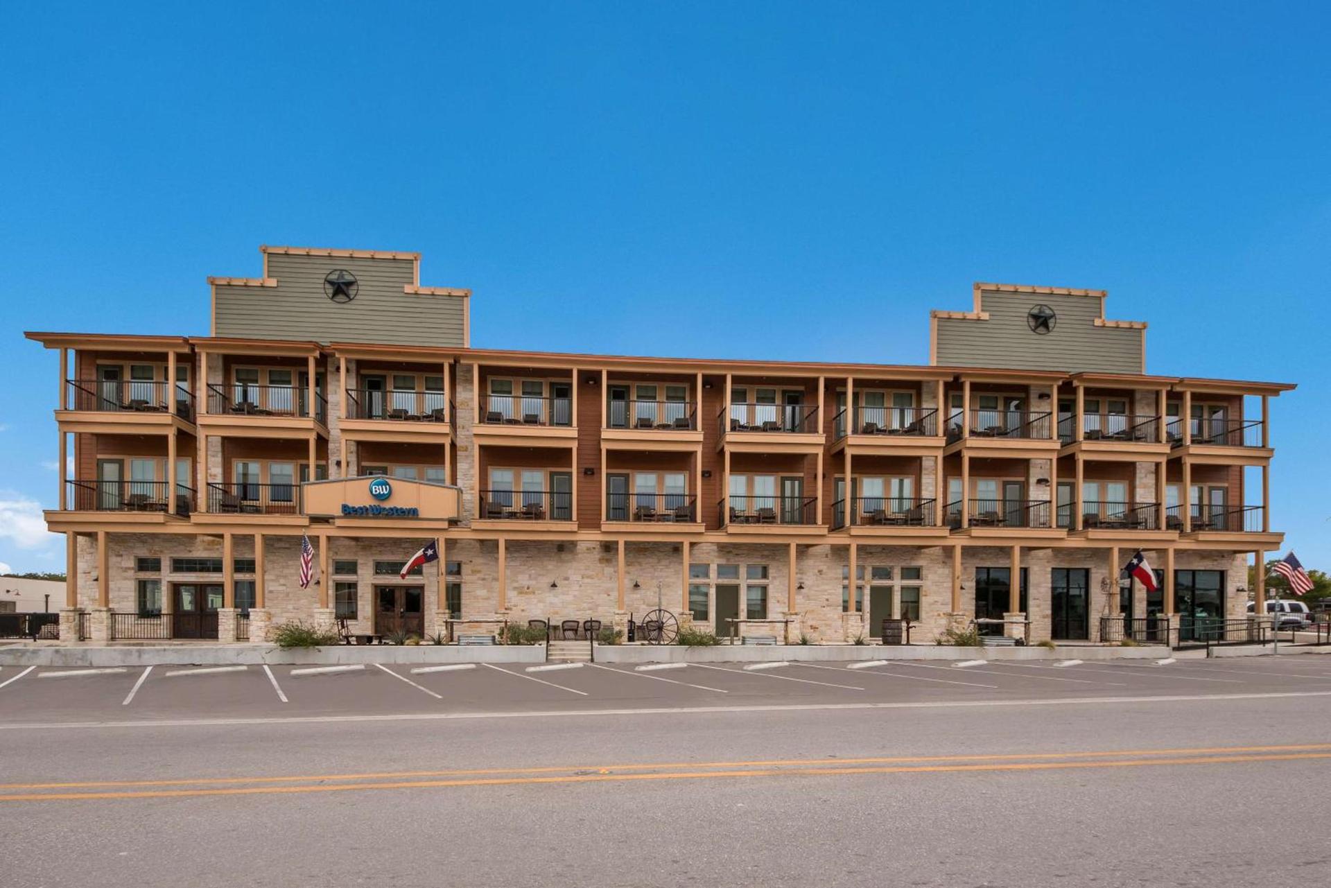 Best Western Bandera Suites & Saloon photo 9
