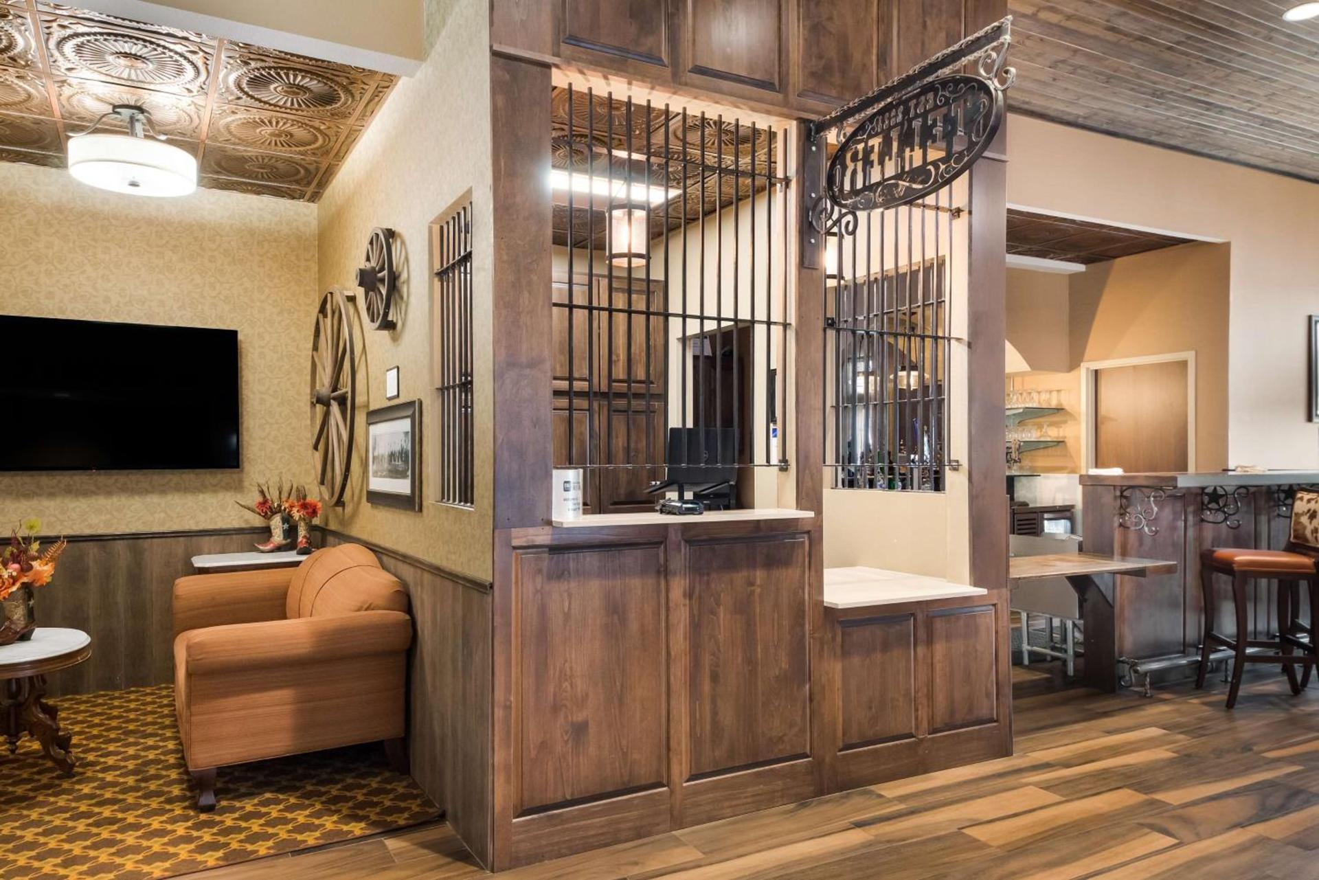 Best Western Bandera Suites & Saloon photo 10