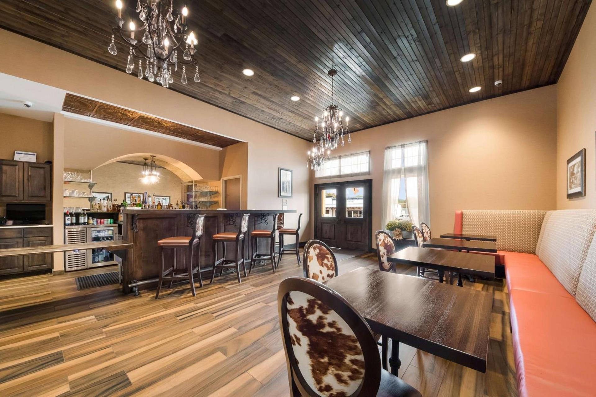 Best Western Bandera Suites & Saloon photo 3