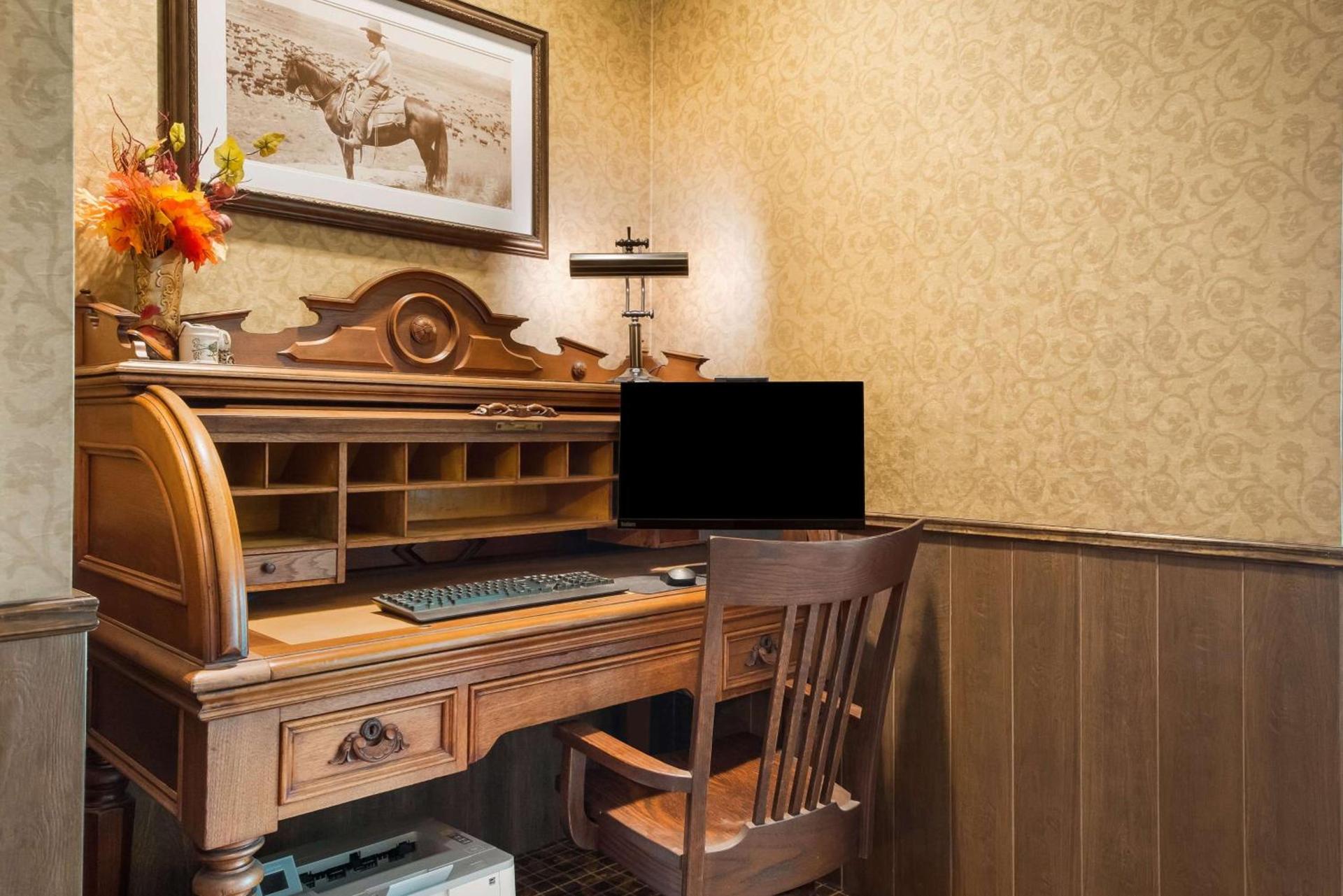 Best Western Bandera Suites & Saloon photo 34