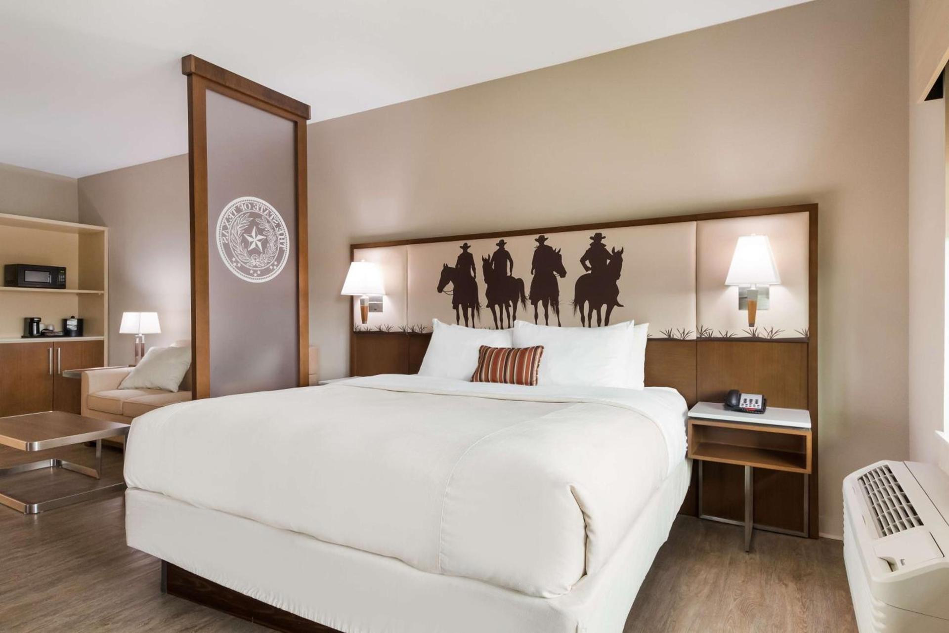 Best Western Bandera Suites & Saloon photo 14