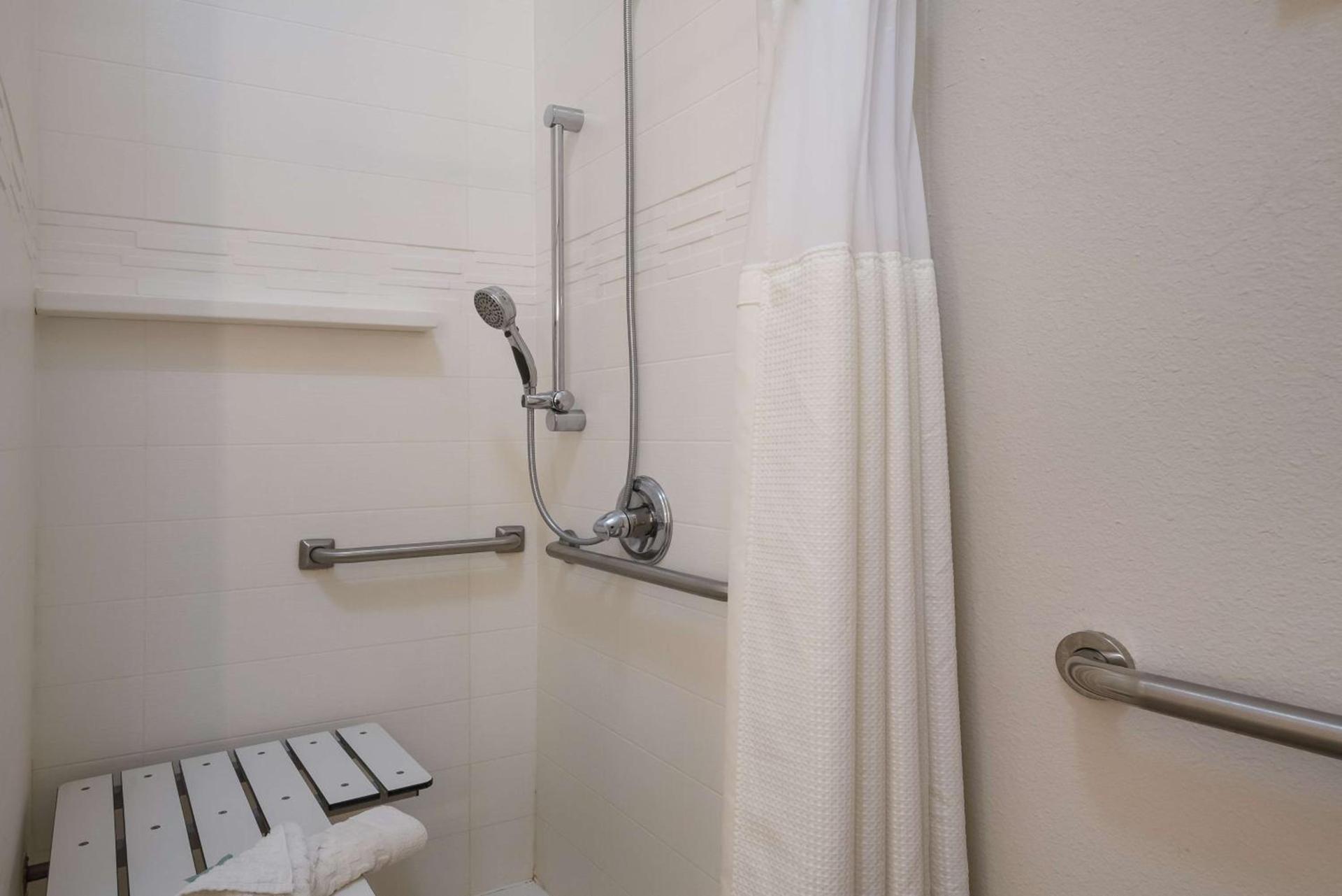 Best Western Bandera Suites & Saloon photo 31