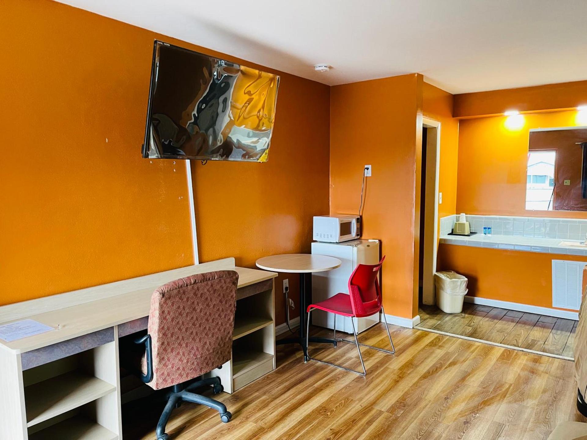 Budget Inn Pulaski photo 11