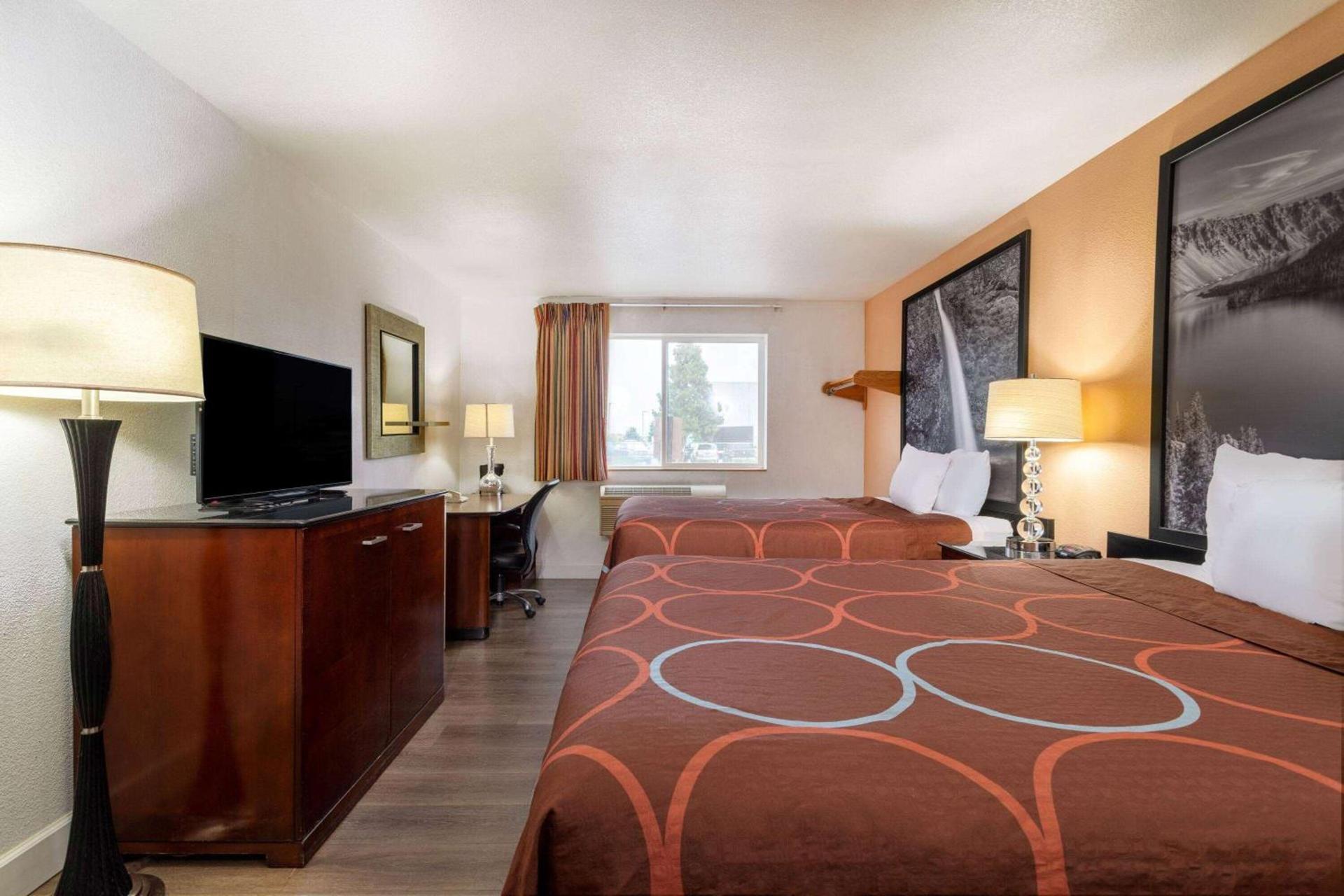 Super 8 by Wyndham The Dalles OR photo 16