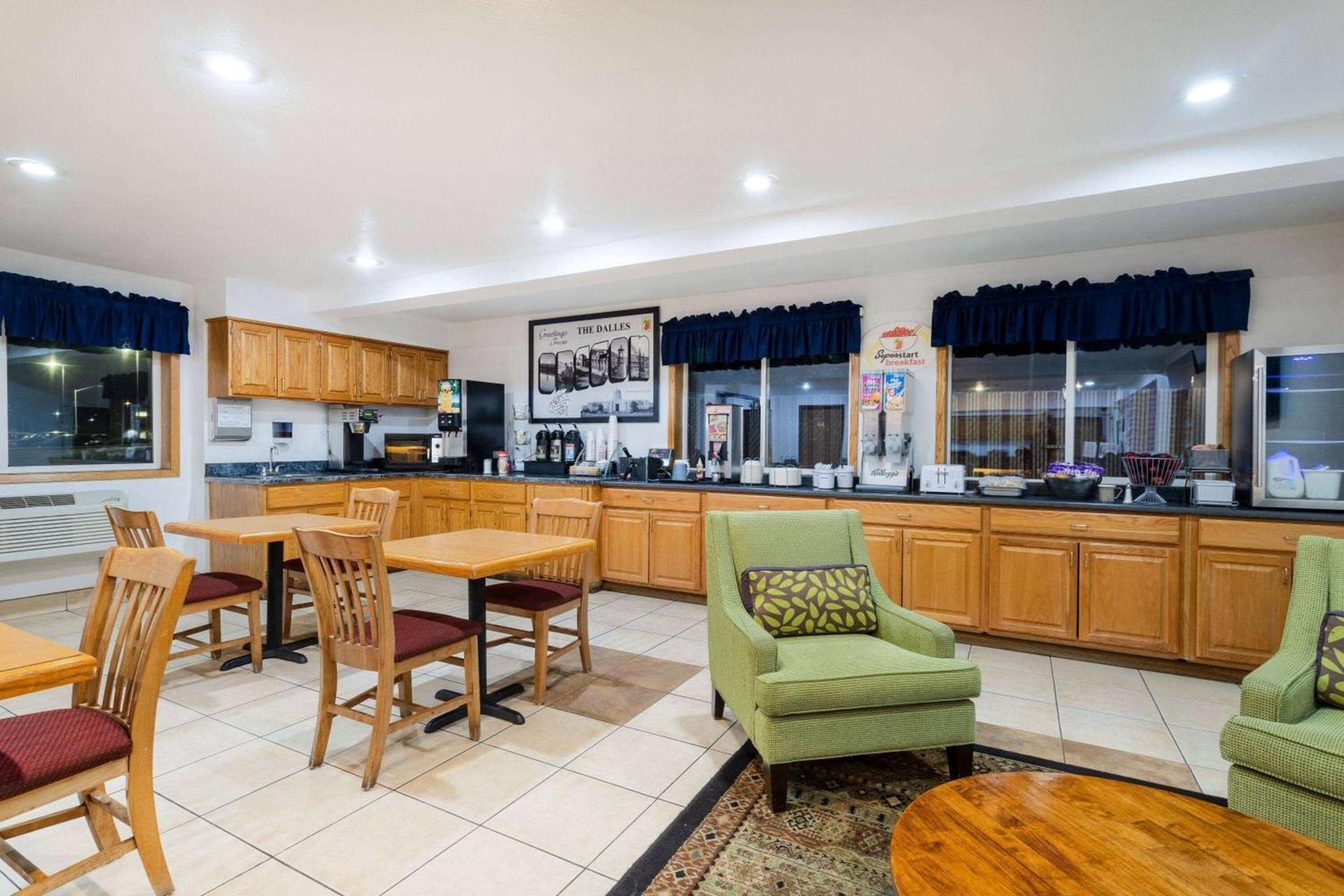 Super 8 by Wyndham The Dalles OR photo 25
