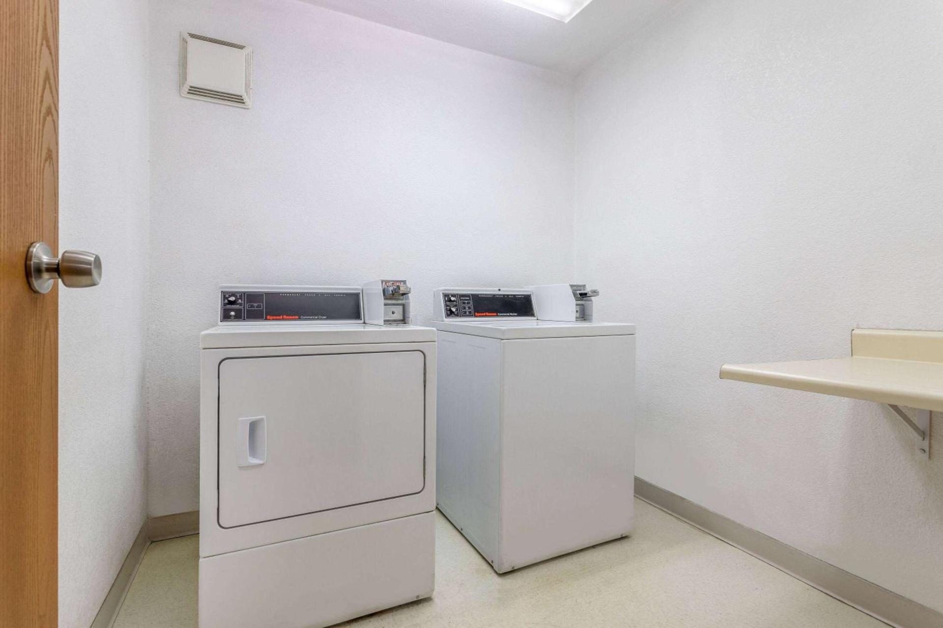 Super 8 by Wyndham The Dalles OR photo 26