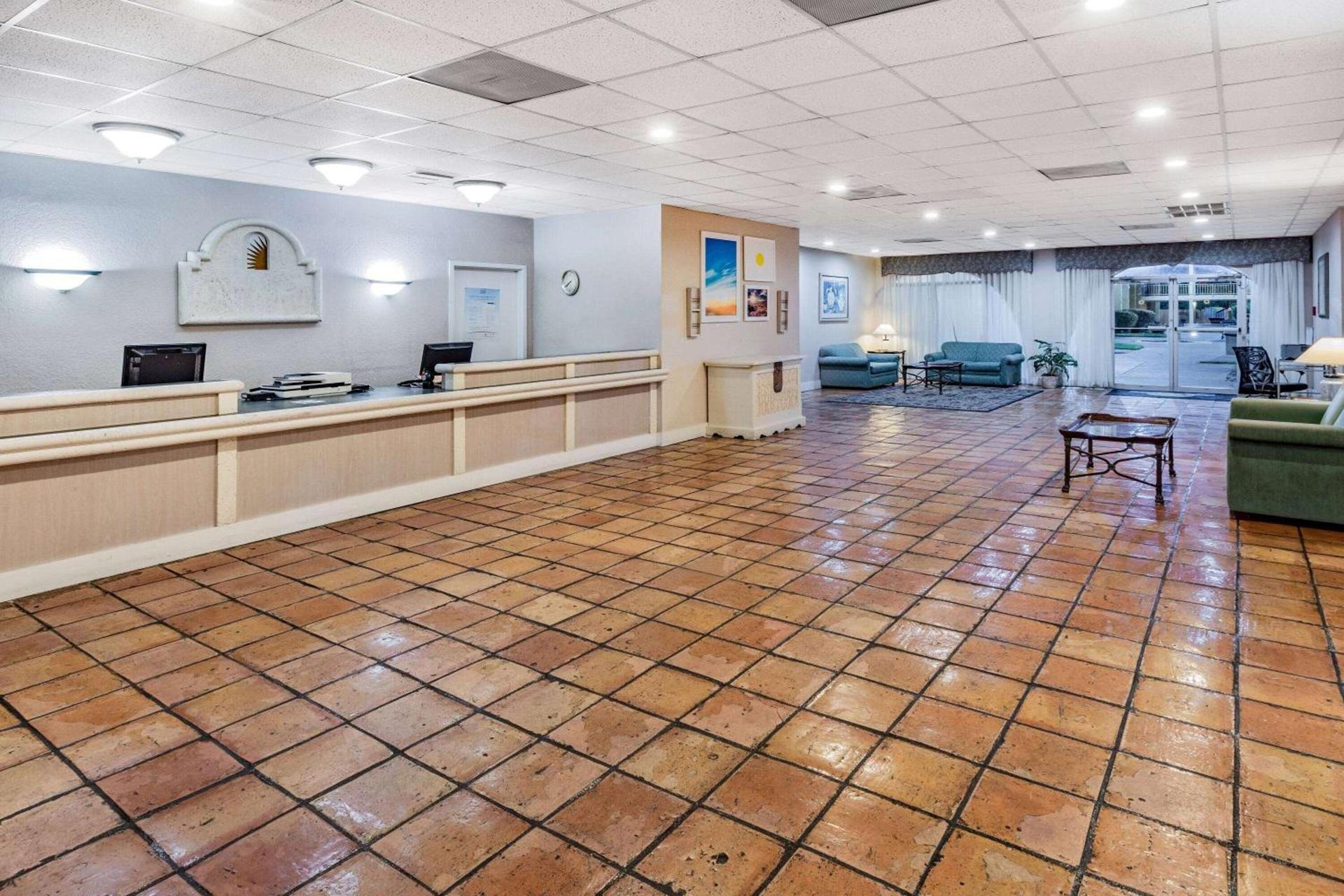 Days Inn by Wyndham Del Rio photo 35