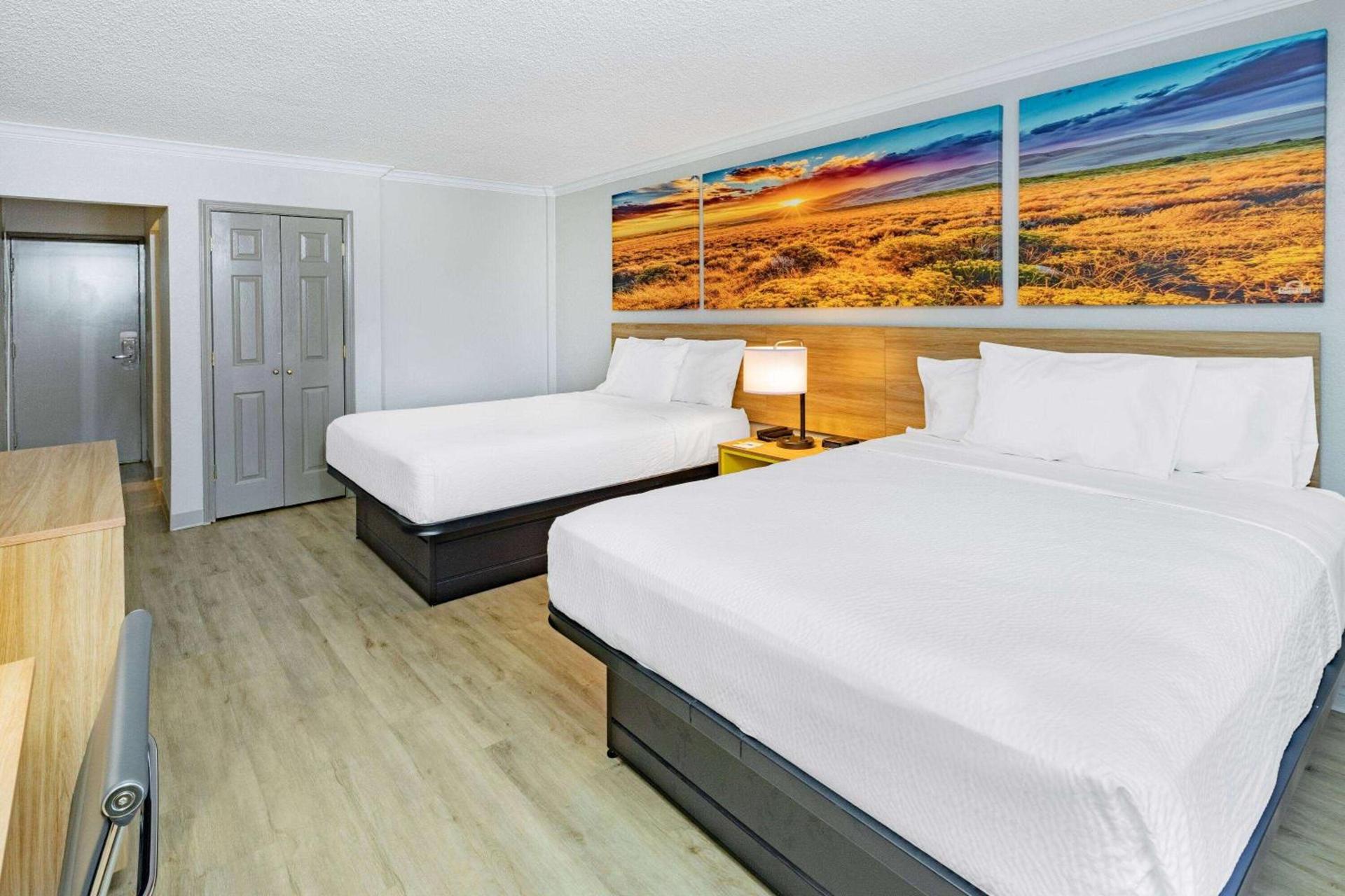 Days Inn by Wyndham Del Rio photo 44