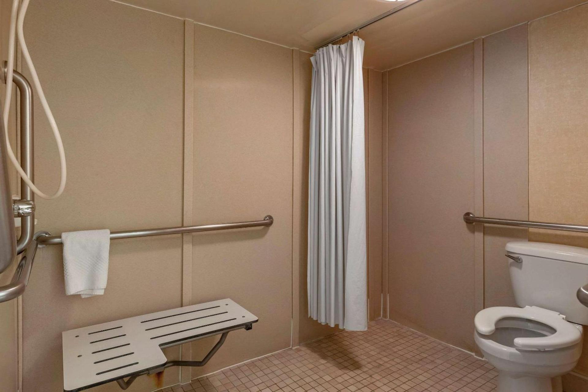 Quality Inn Barstow Route 66 photo 22