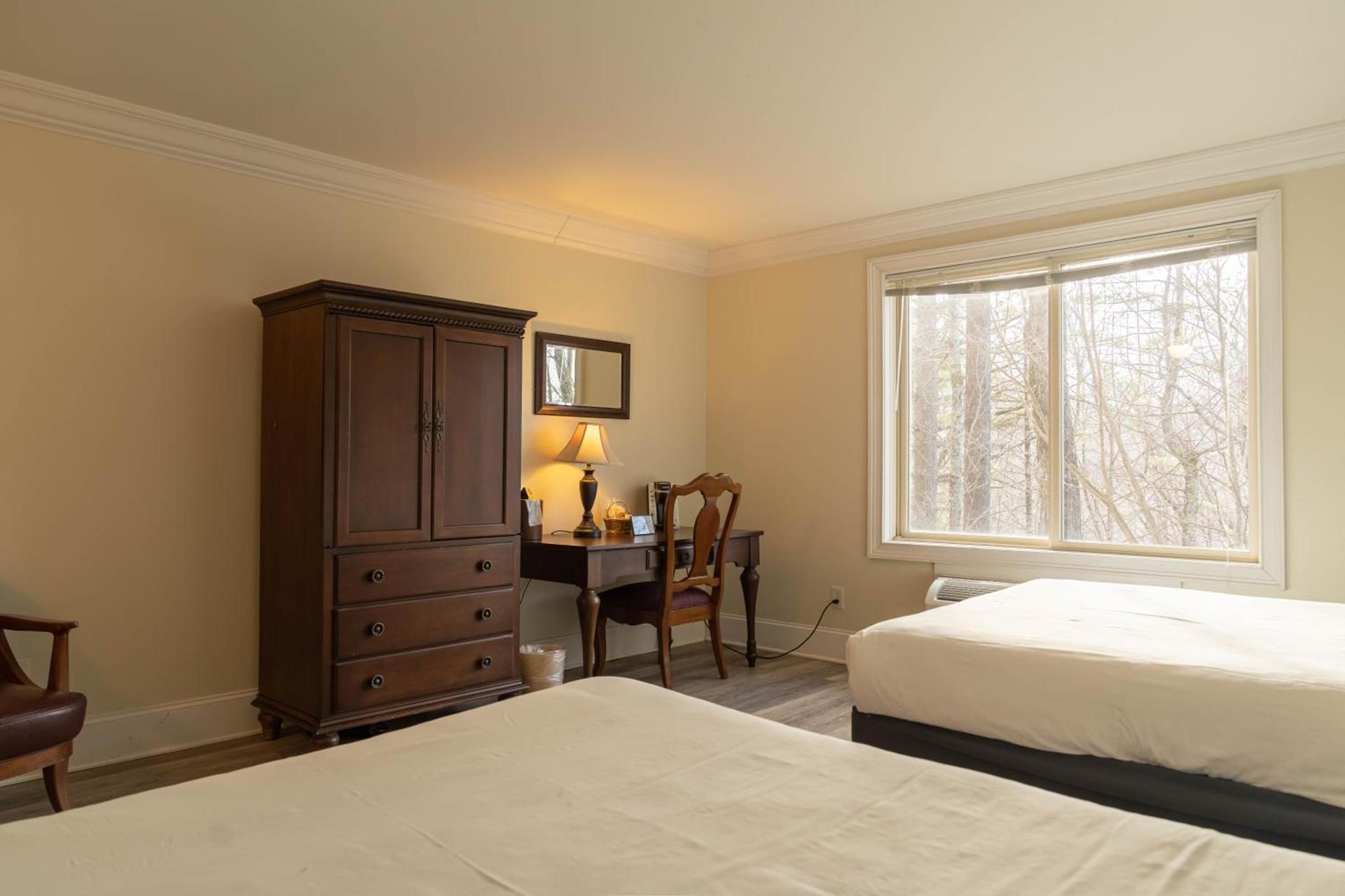 Inn at Crestwood photo 49