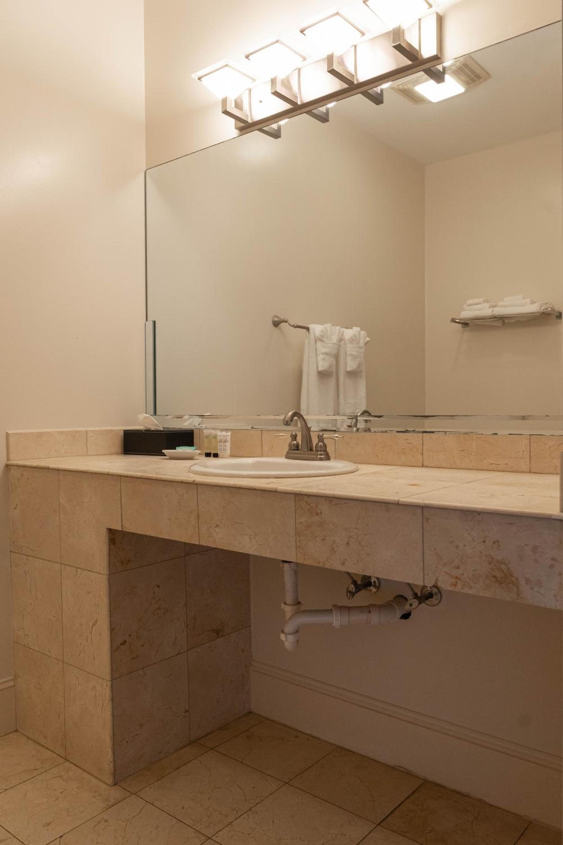 Inn at Crestwood photo 58