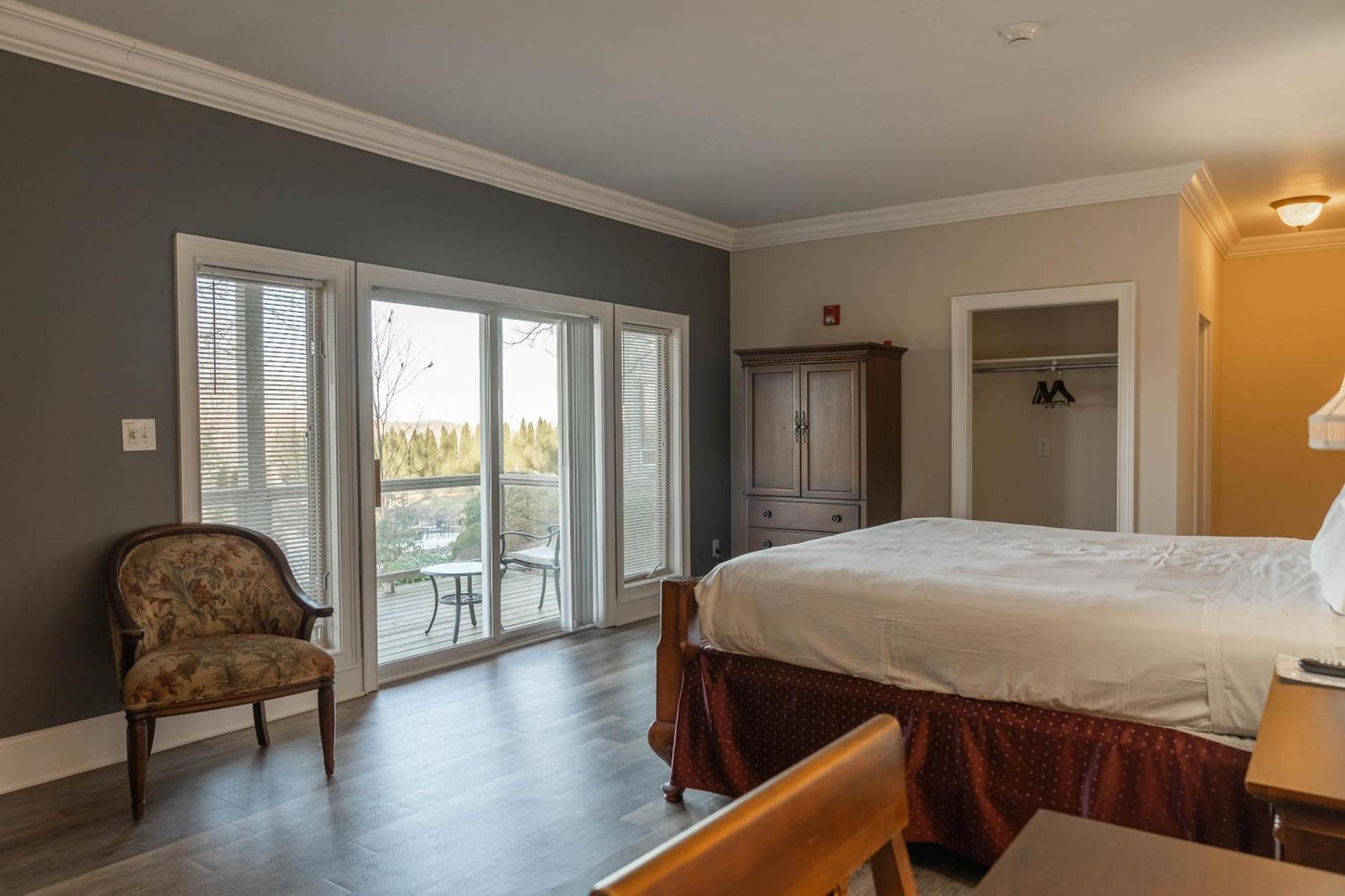 Inn at Crestwood photo 82